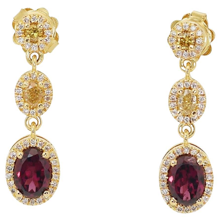 Mesmerizing 2.32ct Garnet and Diamond Earrings set in 18K Yellow Gold For Sale
