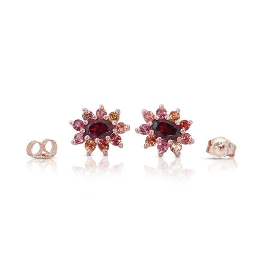 Mesmerizing 2.40 Carat Oval and Round Brilliant Garnet Earrings  In New Condition In רמת גן, IL