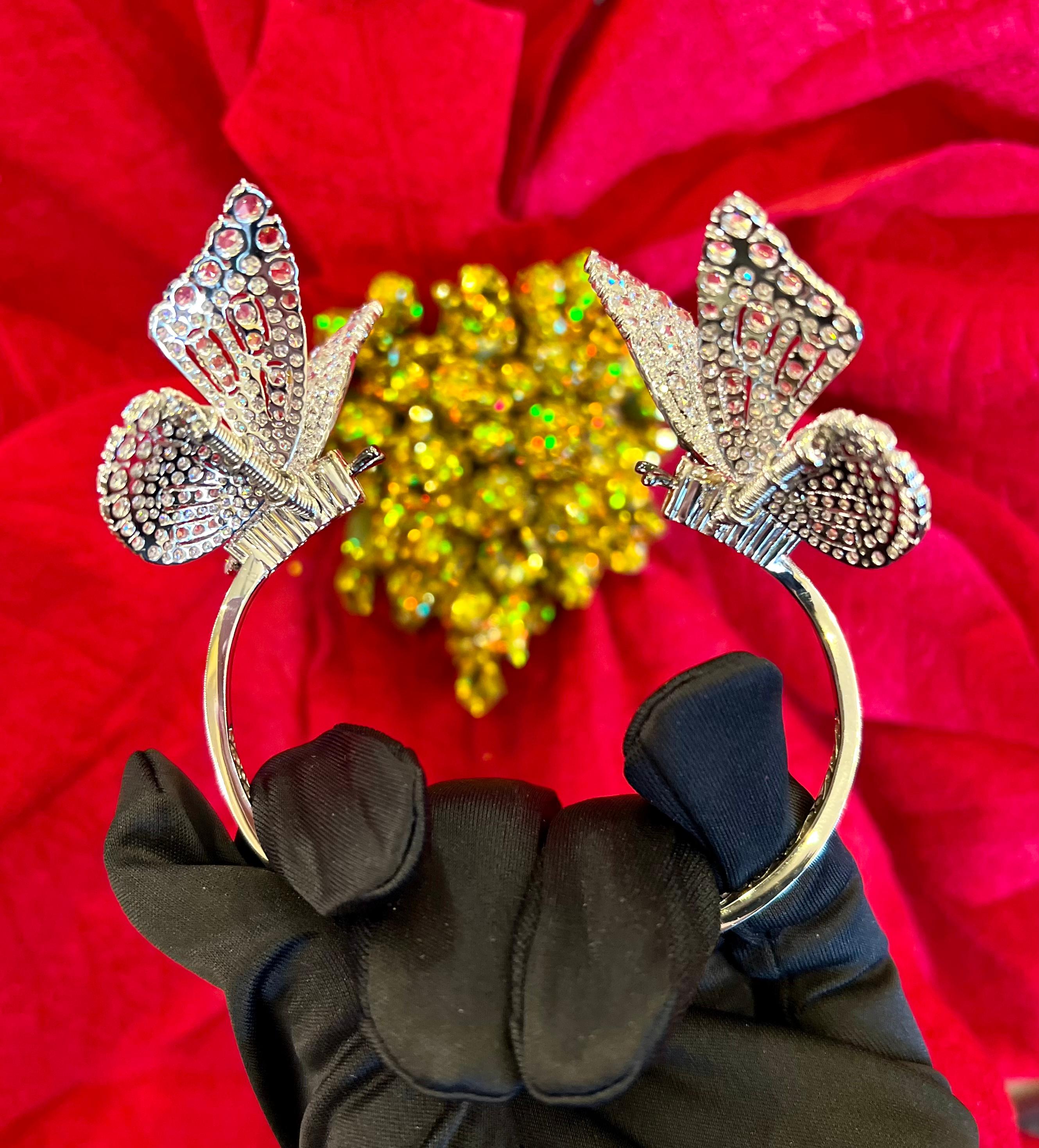Mesmerizing 25 Carat Diamond Flying Butterfly Bangle Bracelet 18K White Gold 8
