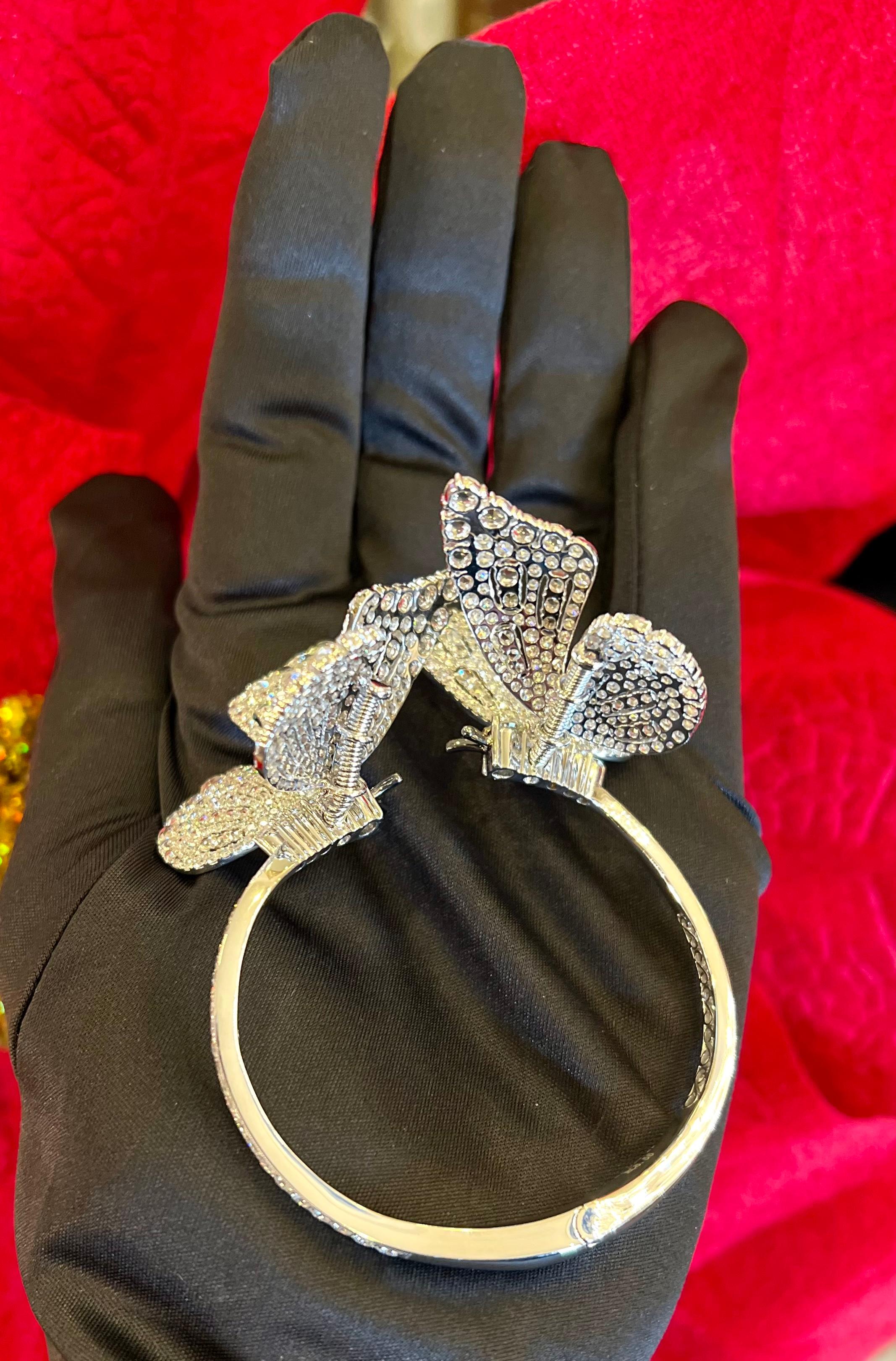 Mesmerizing 25 Carat Diamond Flying Butterfly Bangle Bracelet 18K White Gold 9
