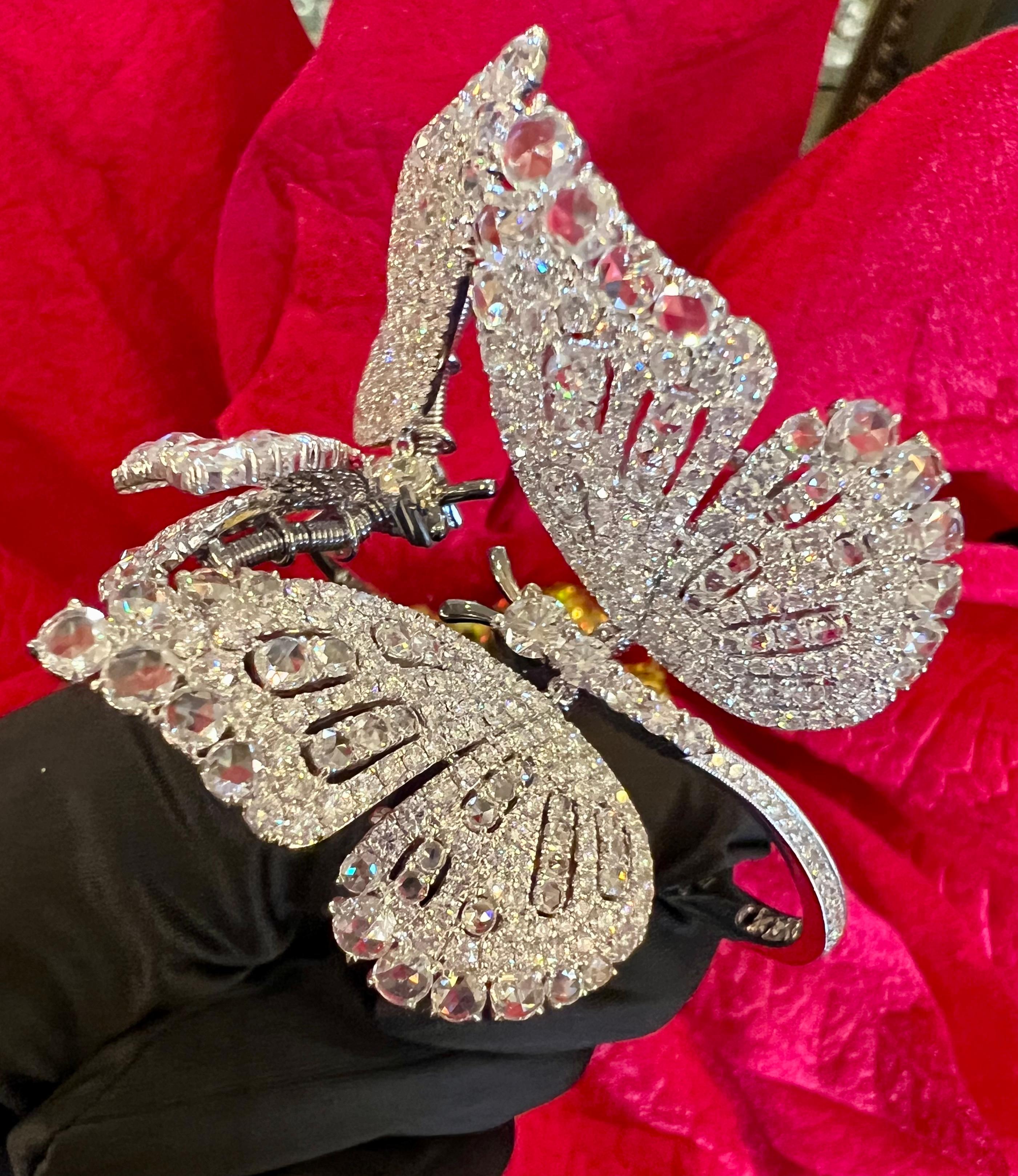 Round Cut Mesmerizing 25 Carat Diamond Flying Butterfly Bangle Bracelet 18K White Gold
