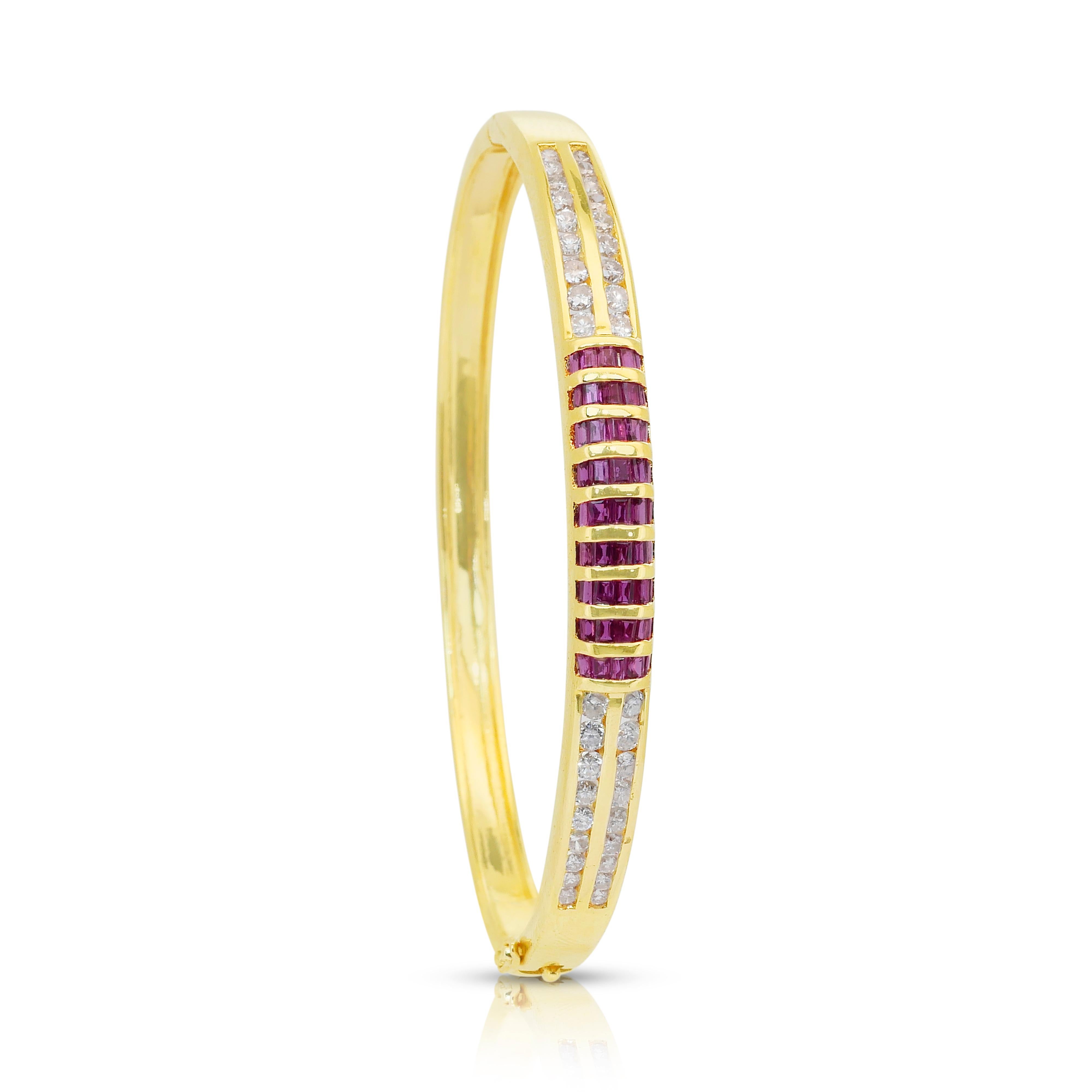 Mesmerizing 2.96ct Rubies and Diamonds Bracelet in 18k Yellow Gold In New Condition For Sale In רמת גן, IL