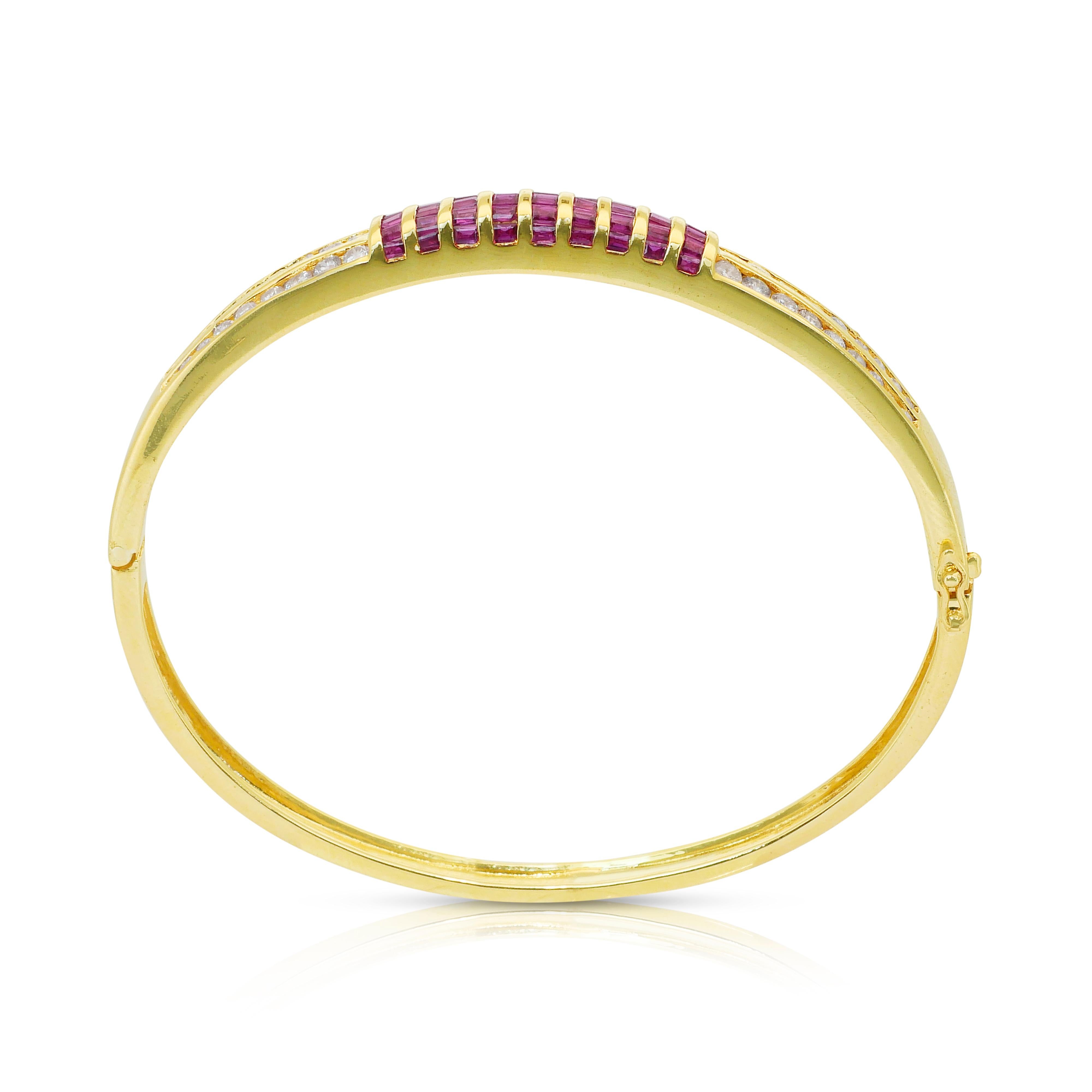 Mesmerizing 2.96ct Rubies and Diamonds Bracelet in 18k Yellow Gold For Sale 4
