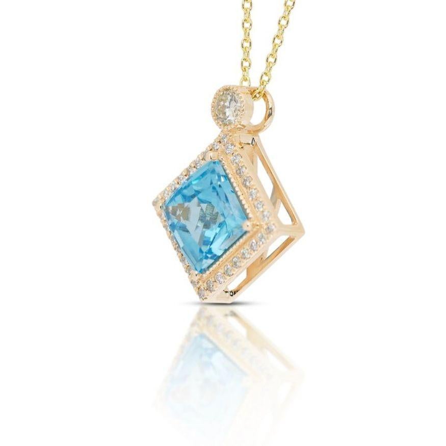 Women's Mesmerizing 3.49 Carat Square Mixed Cut Topaz Necklace For Sale