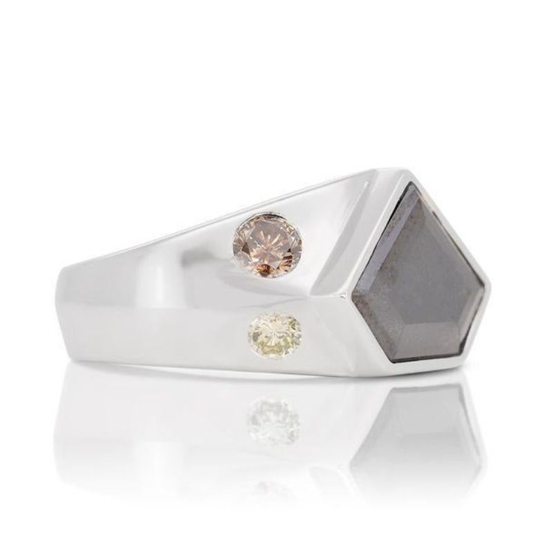Round Cut Mesmerizing 4.32ct Pentagon Ring with Colored Diamonds in 18K White Gold For Sale