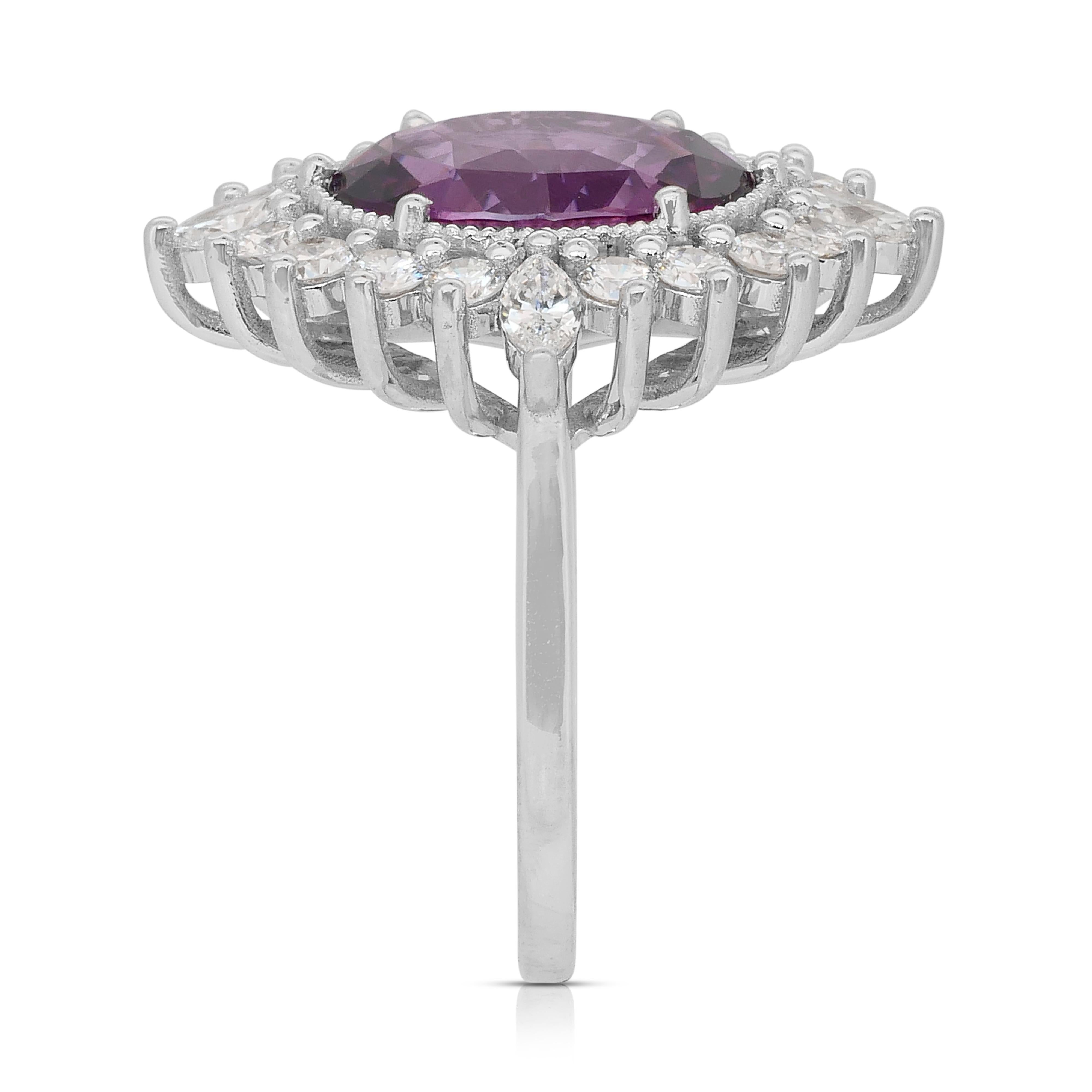 Incredibile anello da cocktail con granato e diamanti da 6,49 carati in oro bianco 18 ct. in vendita 2