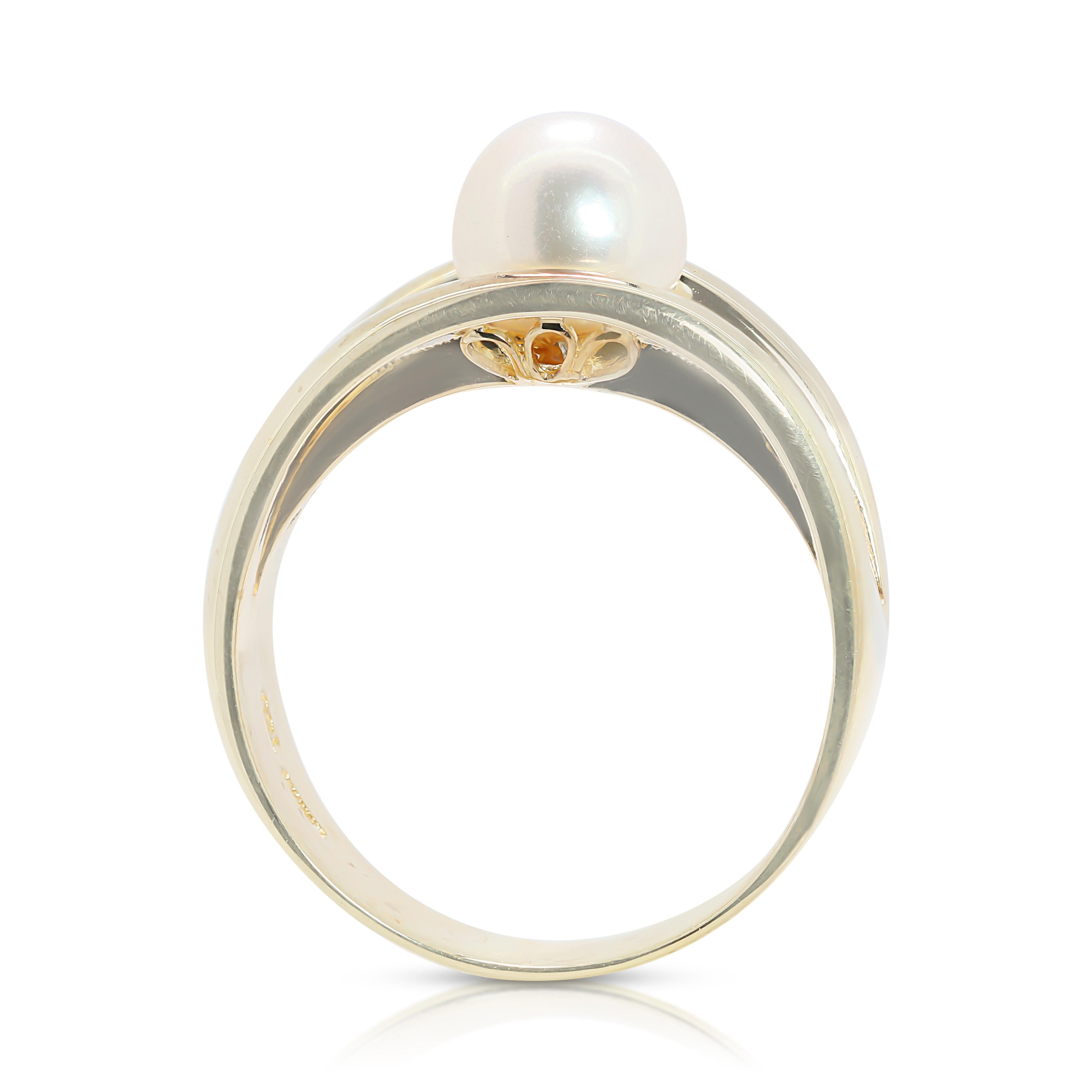 Mesmerizing 7.06mm Akoya Pearl Ring with Natural Diamond in 18K Yellow Gold 2