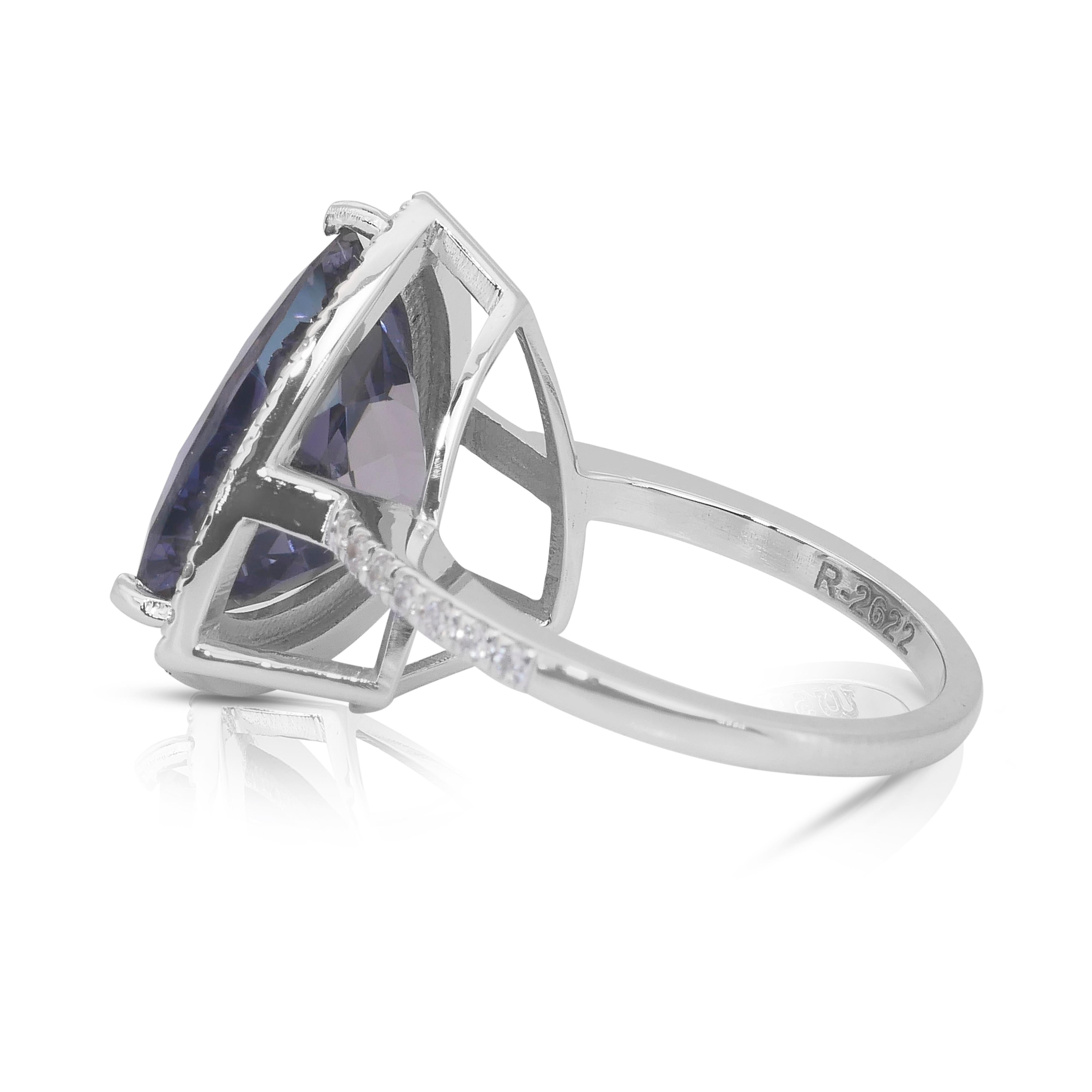 Mesmerizing 7.12ct Iolite and Diamonds Cocktail Ring in 14k White Gold In New Condition In רמת גן, IL