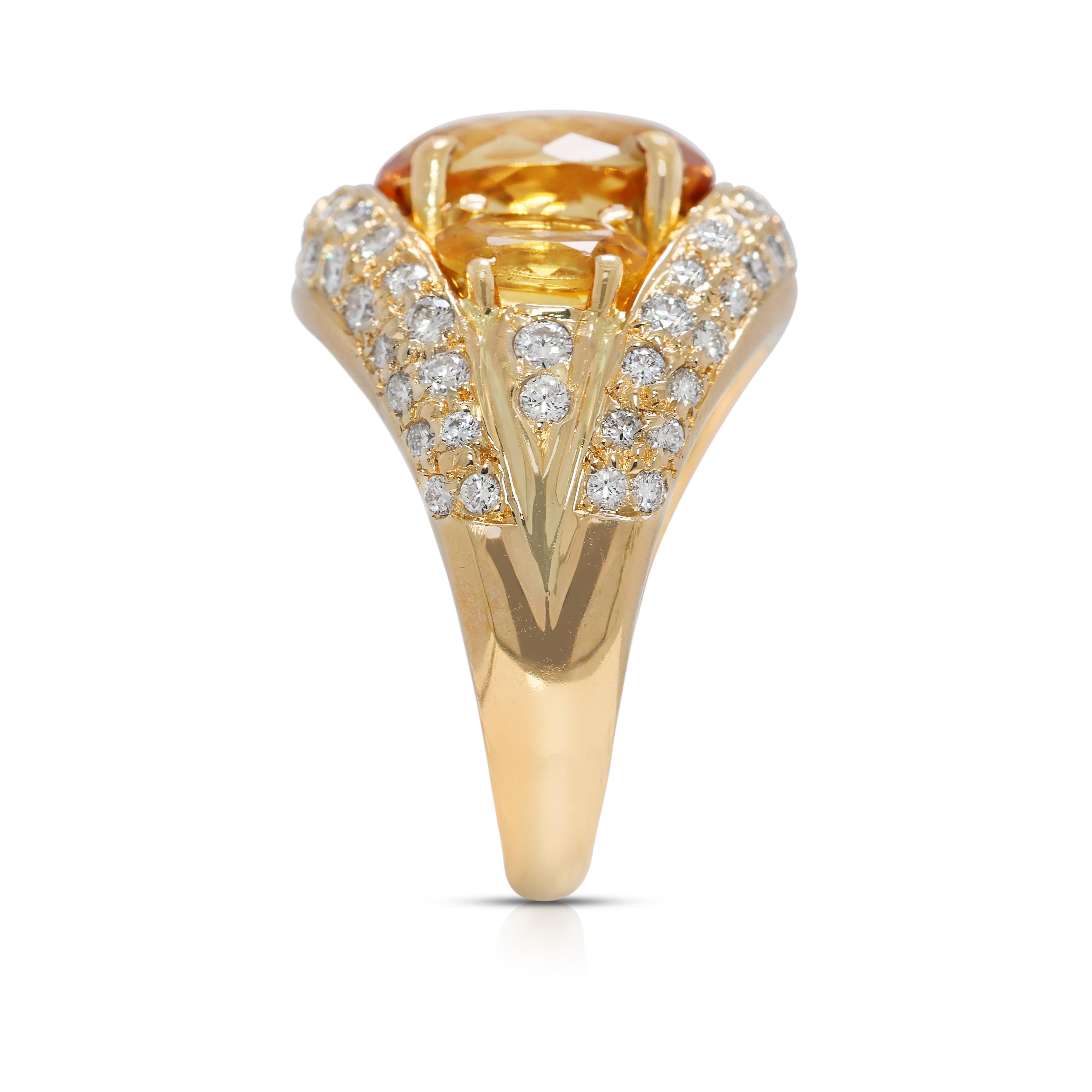 Faszinierender 7,38ct Citrin & natürlicher Diamant Cocktail Ring aus 20K Gelbgold im Zustand „Hervorragend“ im Angebot in רמת גן, IL