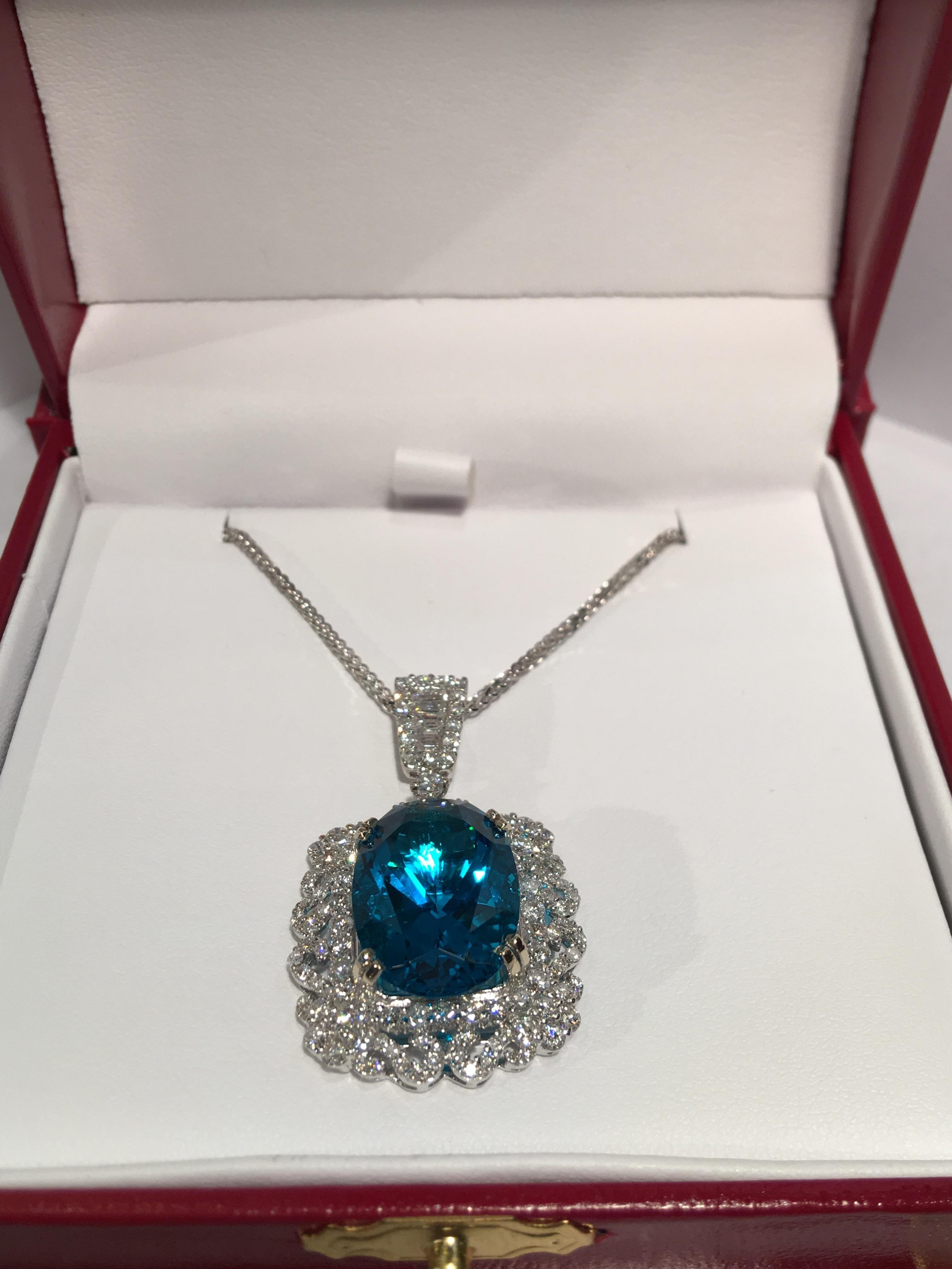 Mesmerizing Custom Made 11.11 Carat Oval Apatite 3.8 Carat Diamond Necklace 5