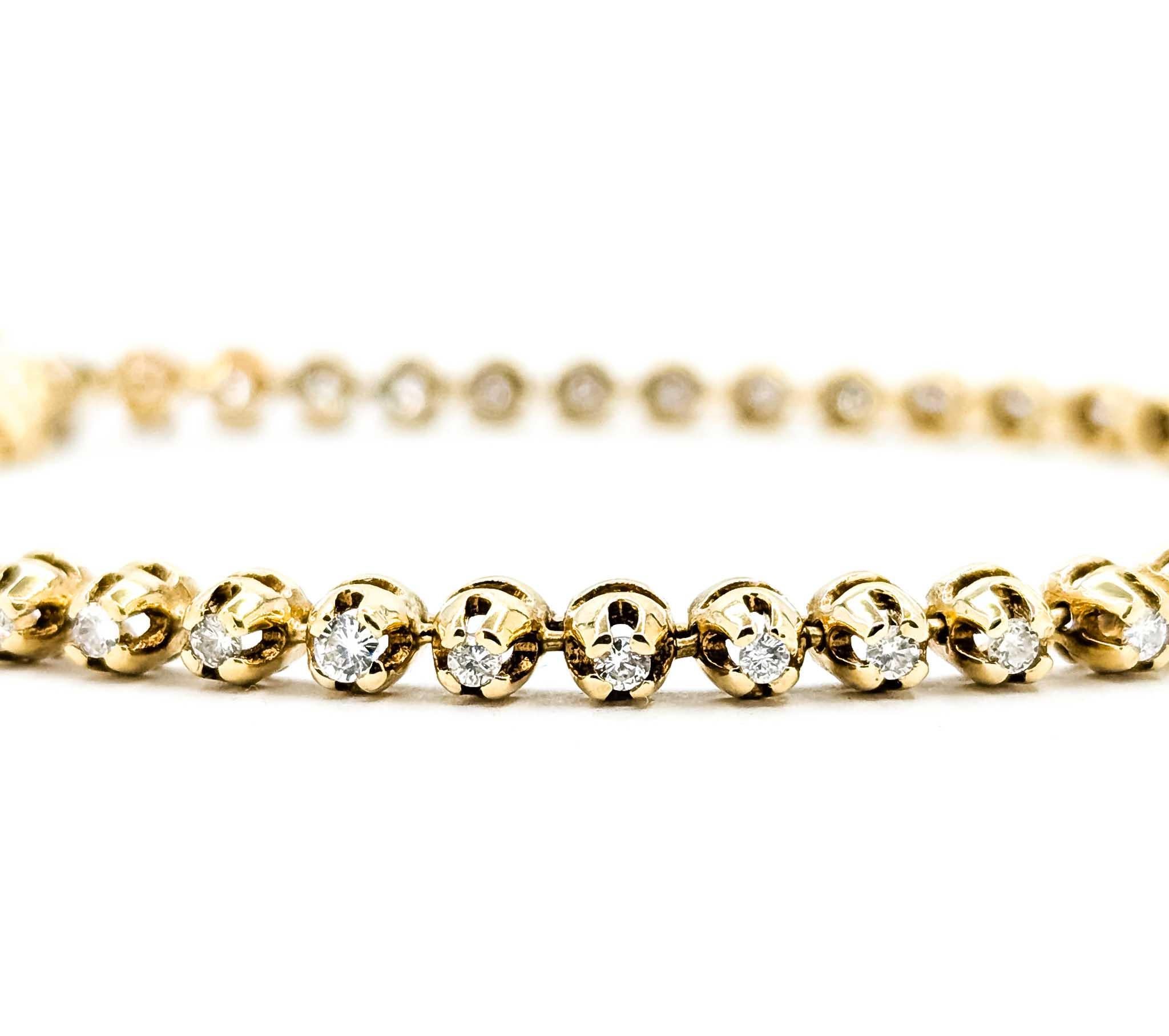 Round Cut Mesmerizing Diamond Radiance Bracelet in 14k Yellow Gold For Sale