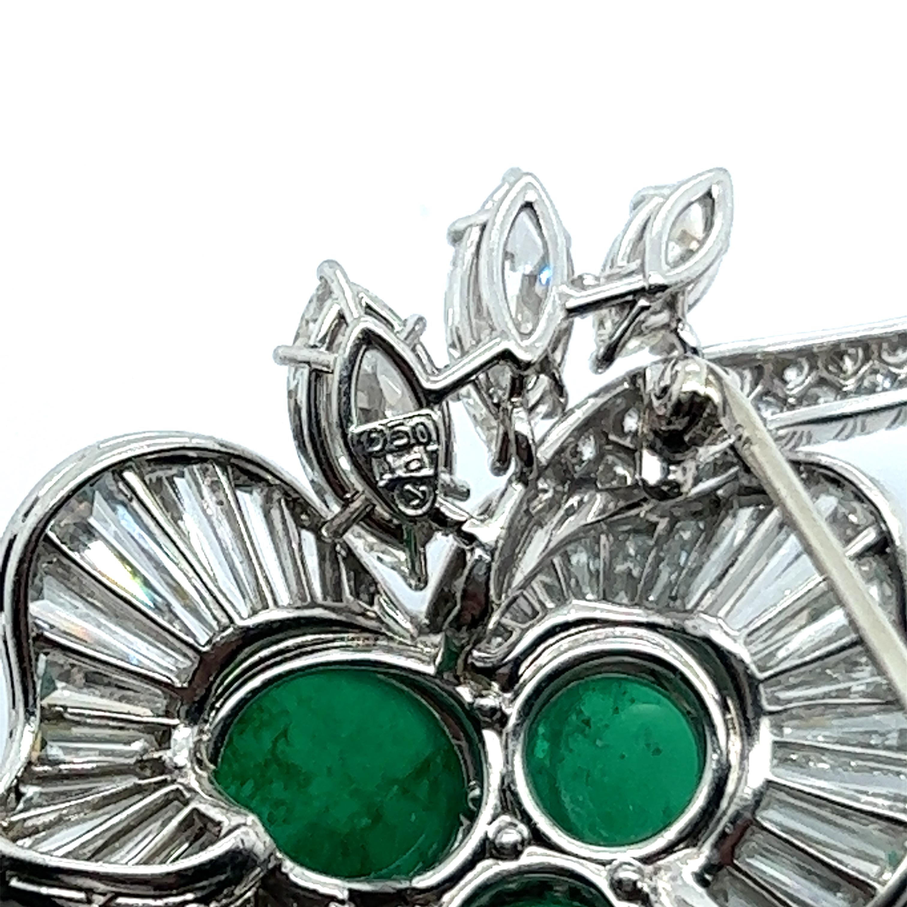 Mesmerizing Colombian Emerald Brooch with Diamonds in Platinum For Sale 2