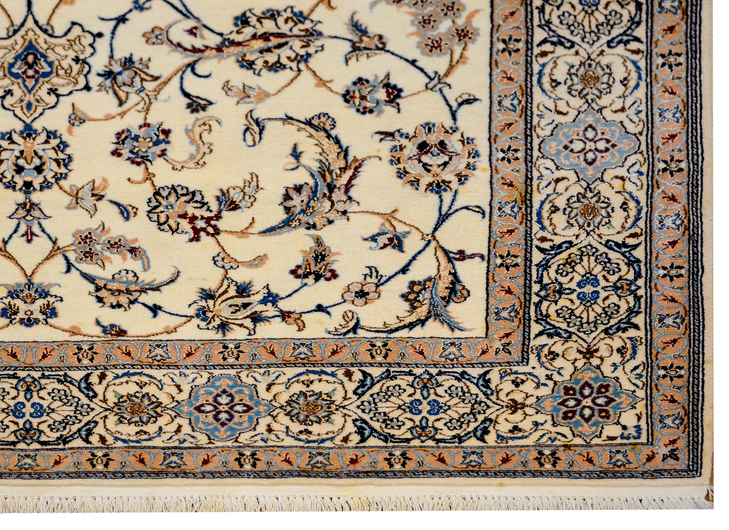 Mesmerizing Silk and Wool Isfahan Rug 1