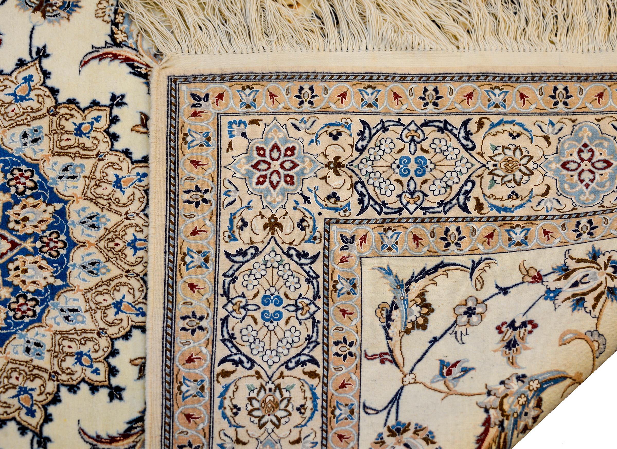 Mesmerizing Silk and Wool Isfahan Rug 2