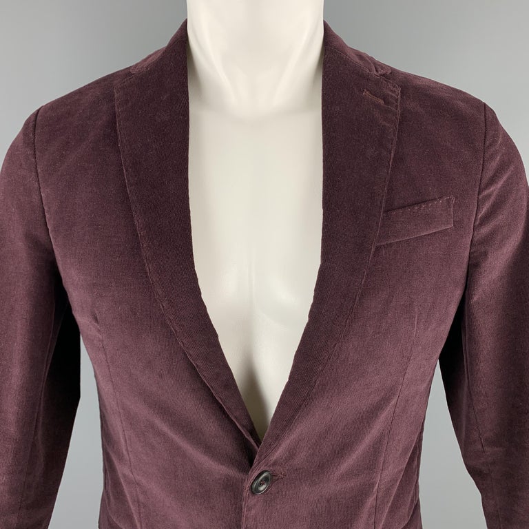 MESSAGERIE - Manteau de sport bordeaux en coton/élastique velours côtelé  avec revers en col roulé, taille 36 En vente sur 1stDibs