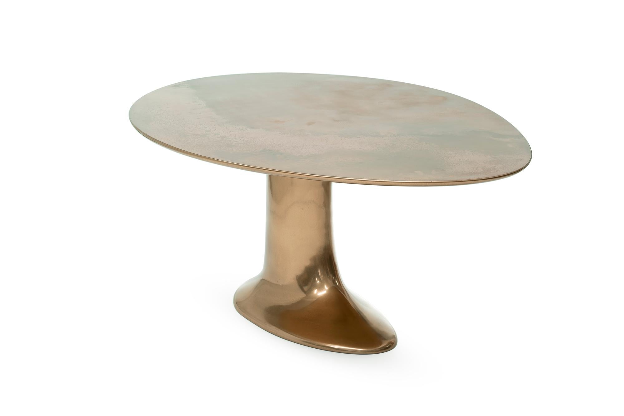 Moderne Messier 104, table de salle à manger ovale sculptée en bronze du 21e siècle en vente