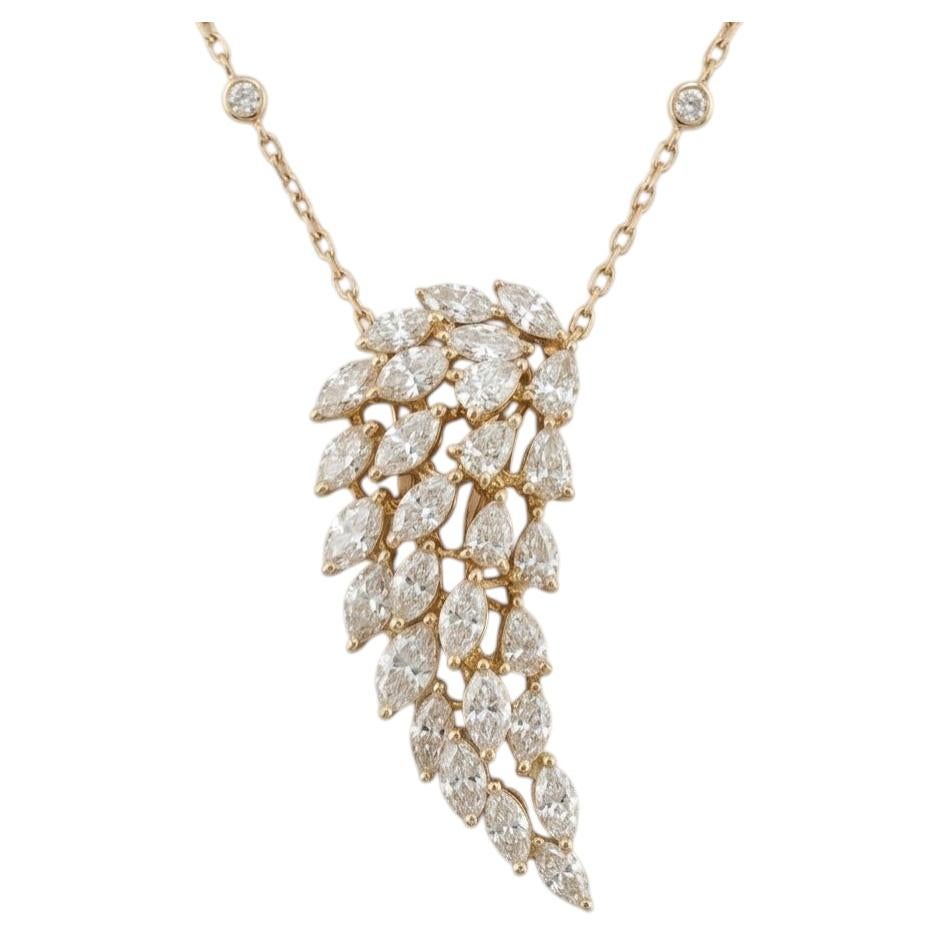 Collar de Messika con colgante de ala de ángel con un diamante de 2 quilates en oro rosa de 18k en venta