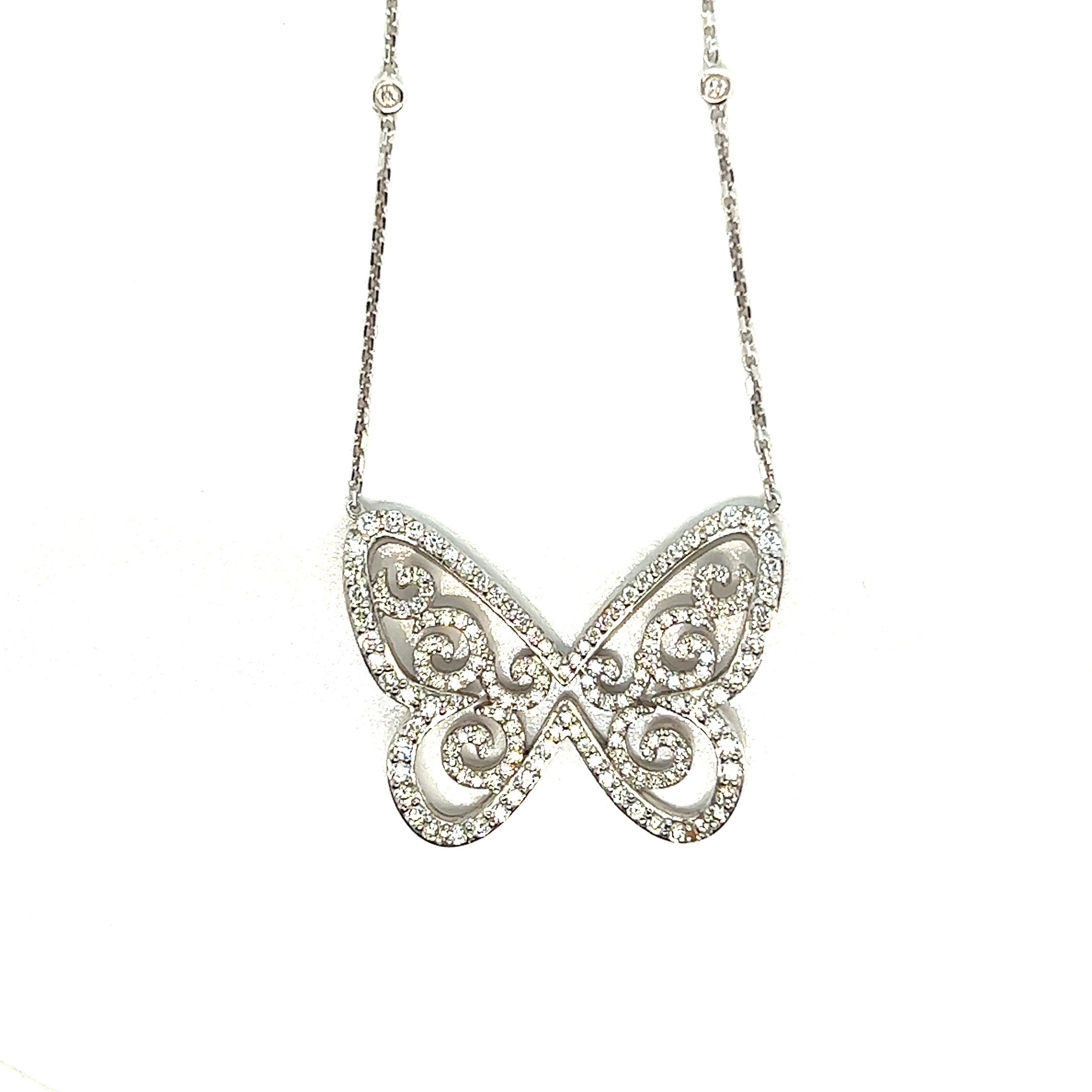 Pendentif papillon Messika sur chaîne en or blanc 18 carats, pavage de diamants en vente 5