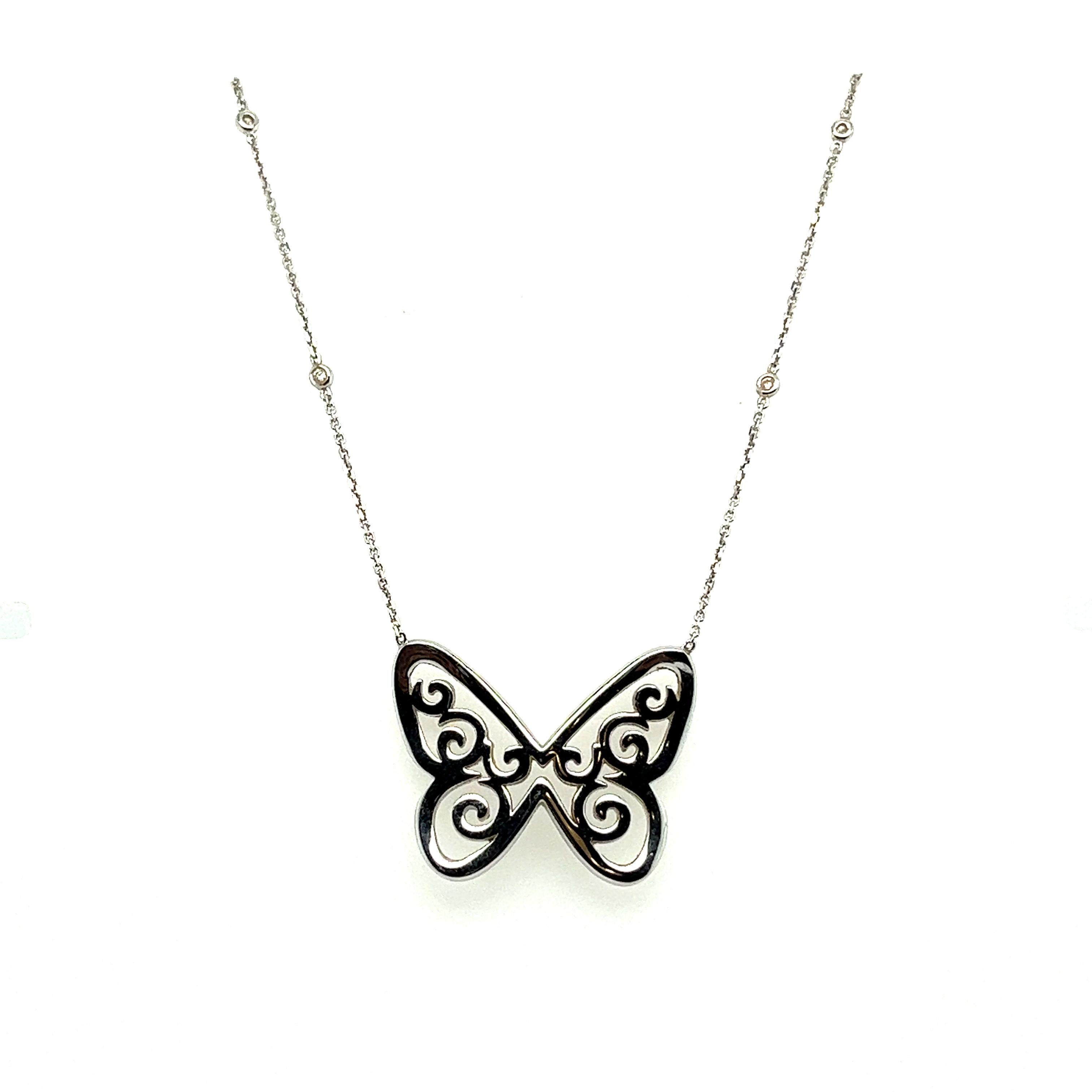 Moderne Pendentif papillon Messika sur chaîne en or blanc 18 carats, pavage de diamants en vente