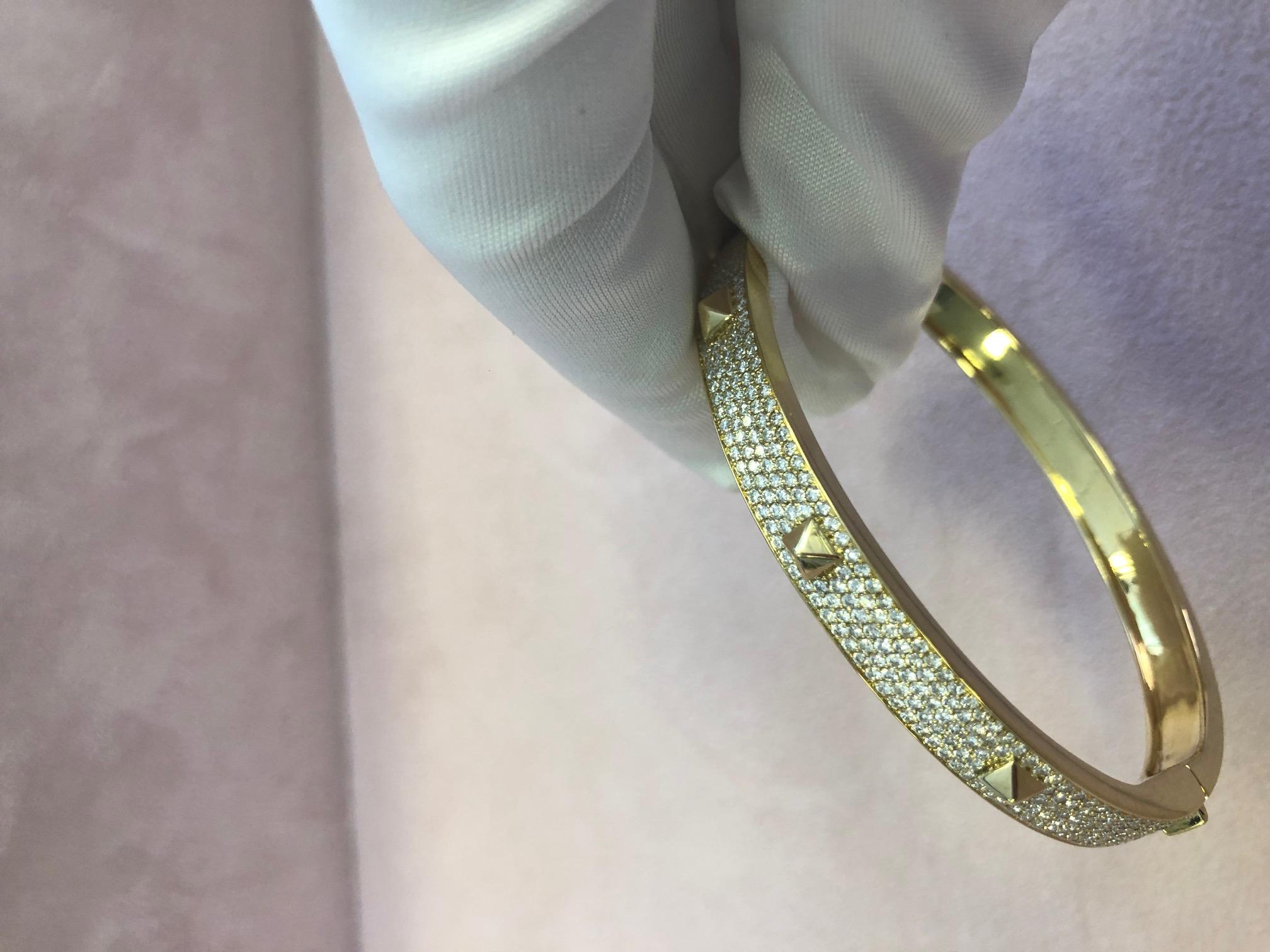 Round Cut Messika Diamond Spike Bracelet in 18 Karat Yellow Gold For Sale