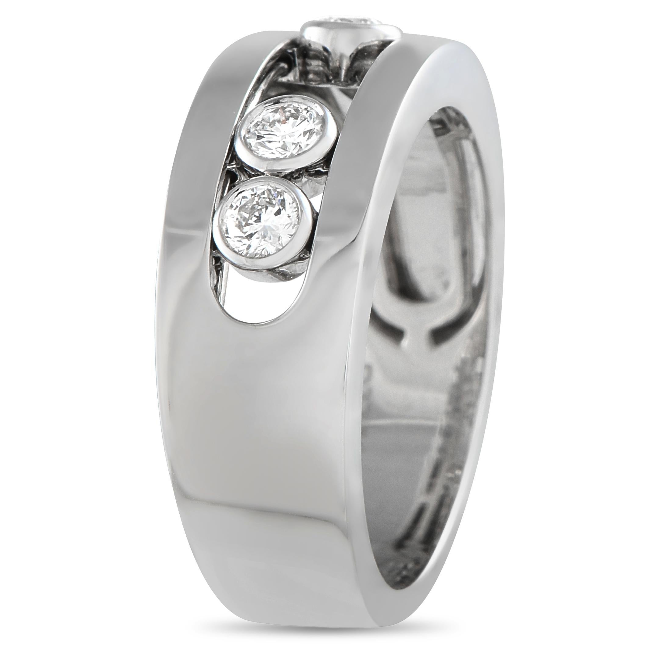 This Messika Move Noa ring beautifully combines clean, contemporary lines with classic elegance. At the center of this pieces sleek 18K White Gold setting, youll find a trio of Diamonds totaling 0.25 carats that gracefully accompany your every