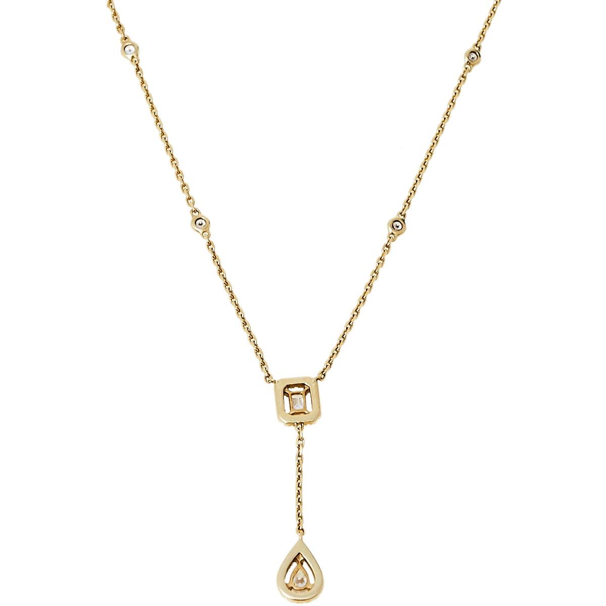 My Twin is a popular collection of house Messika. This beautiful necklace is fully handcrafted from 18k yellow gold into a minimal yet timeless tie silhouette exuding modern aesthetics and unparalleled elegance. The masterfully cut diamond pendants