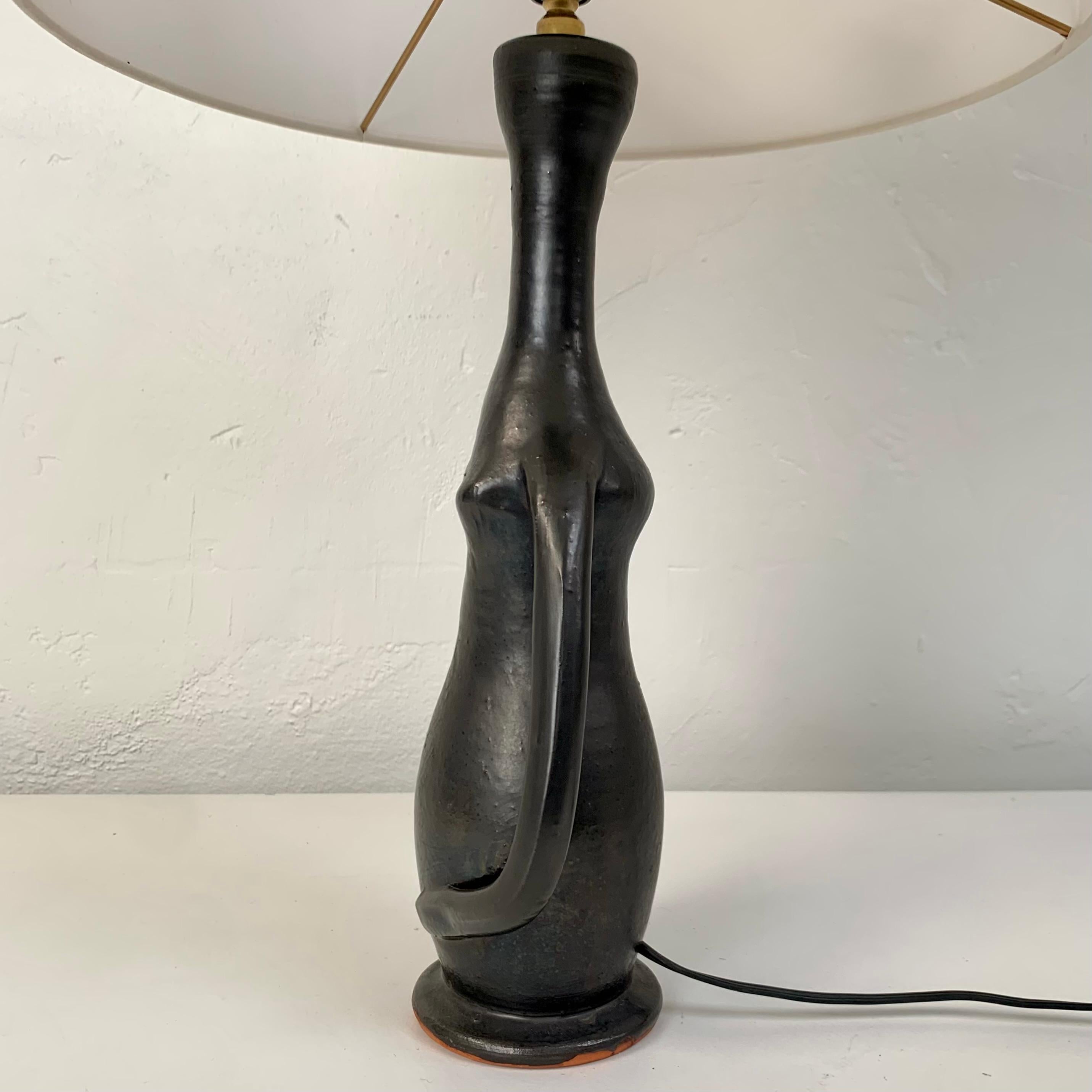 Met De Penninghen Antropomorphe Keramik-Tischlampe, um 1950, Frankreich. im Angebot 1