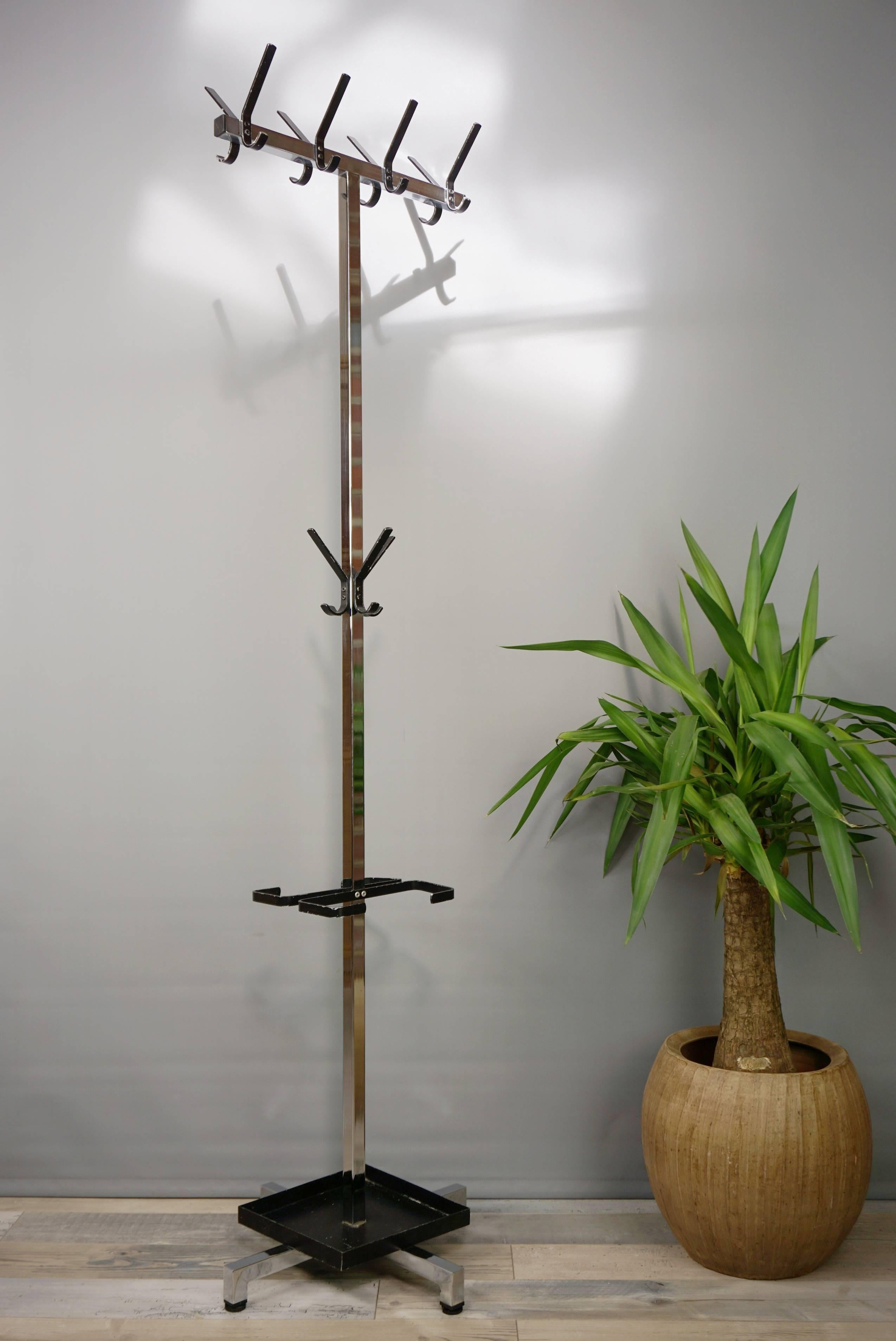 Metal Coat Rack Industrial Style from the 1950s For Sale 4