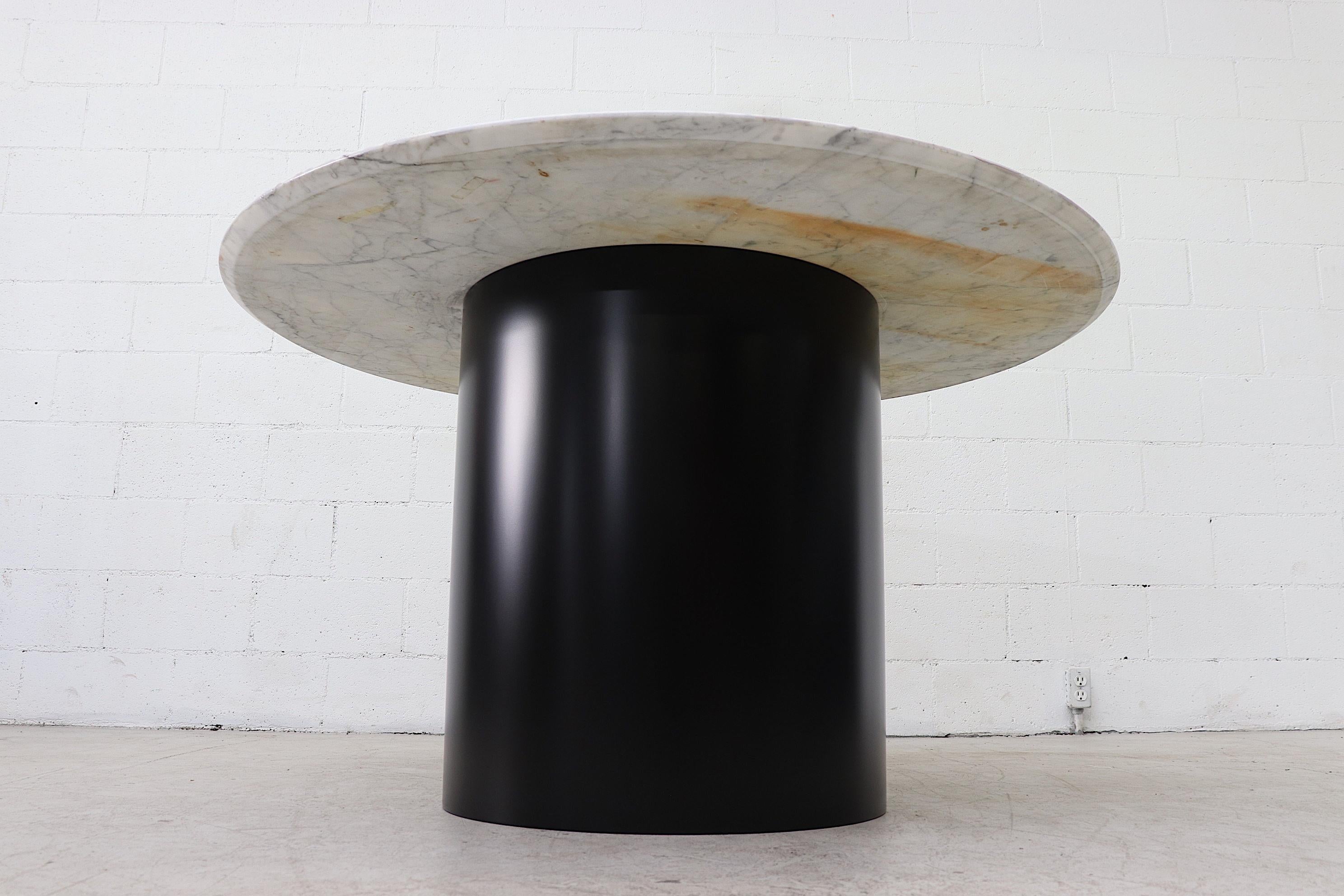 Metaform Attributed Large Round Marble Pedestal Dining Table In Good Condition In Los Angeles, CA
