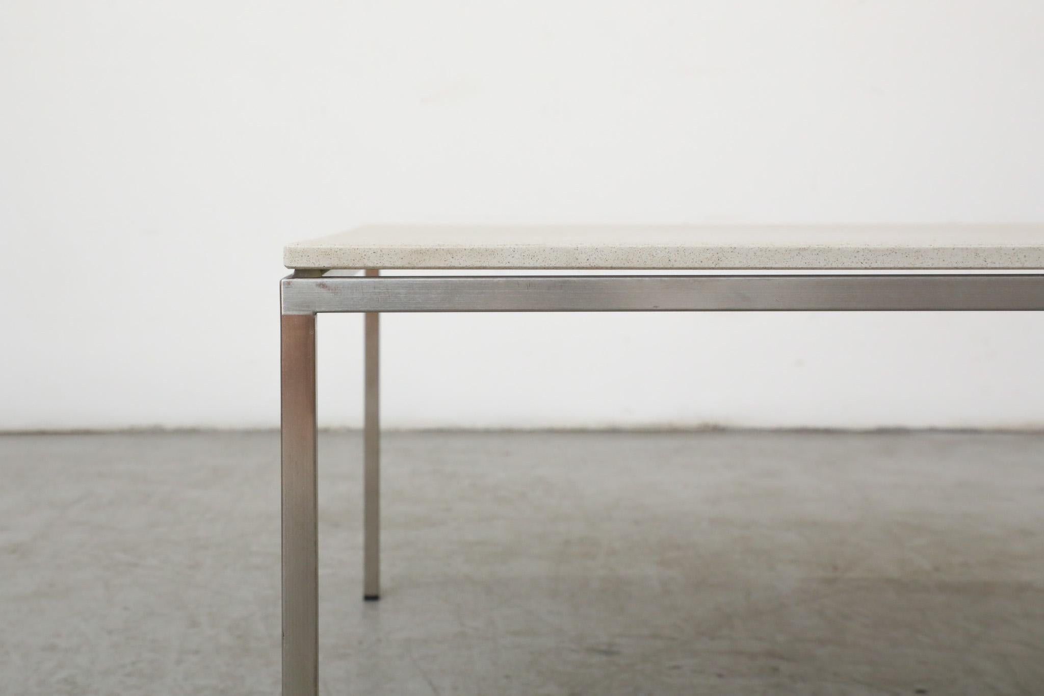 Table basse Metaform (attr) en pierre blanche avec cadre chromé en vente 5