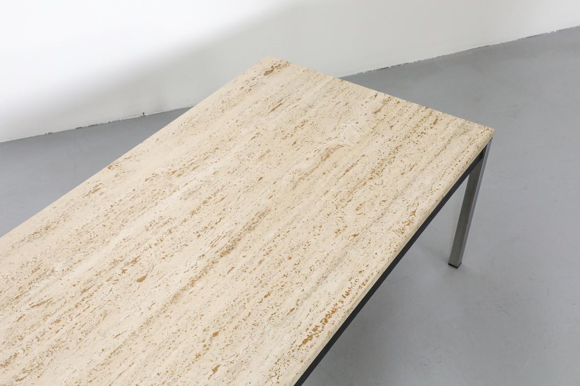 Metaform Table basse attribuée au milieu du siècle en travertin et chrome en vente 4