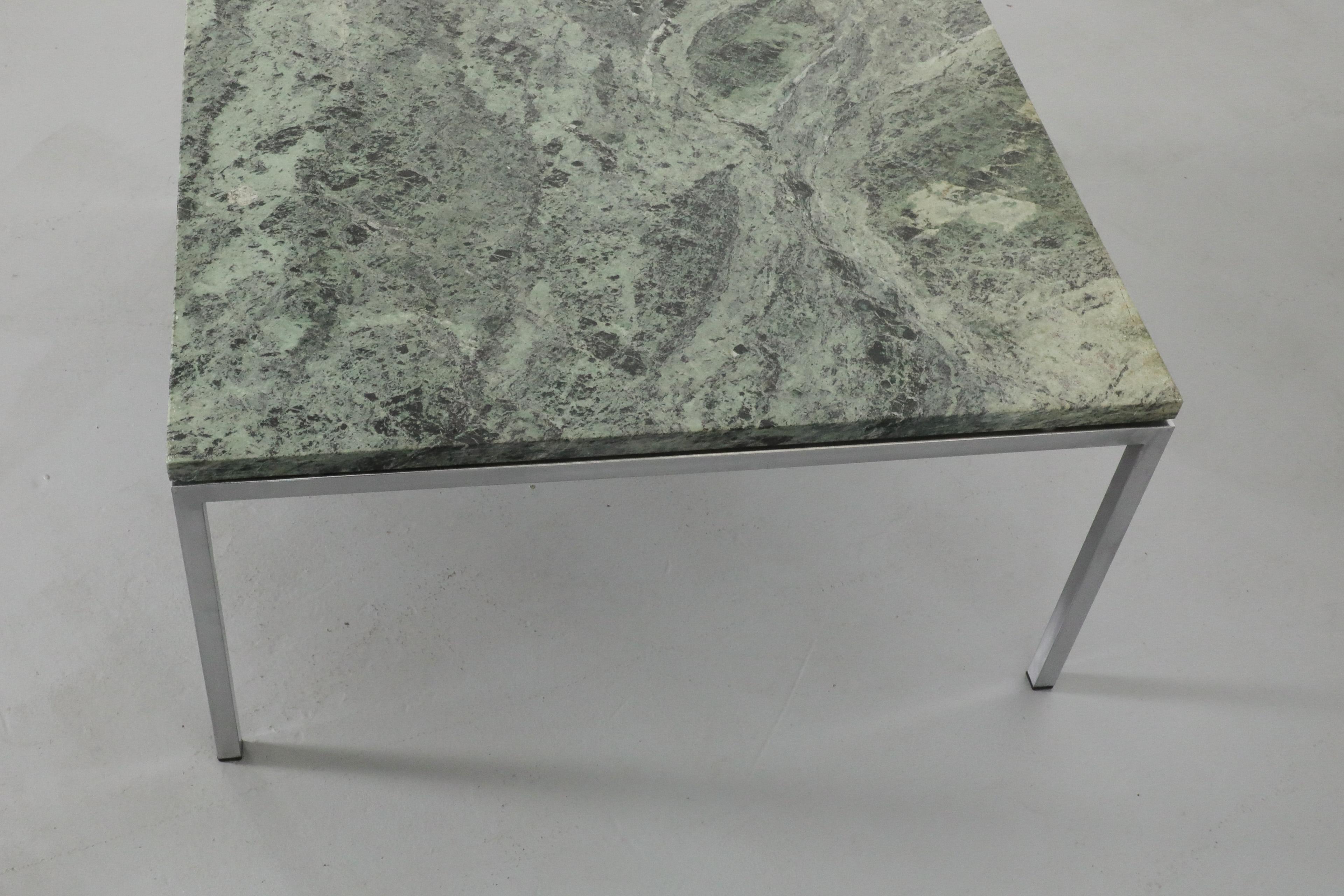 Table basse chromée Metaform avec plateau en marbre vert en vente 7