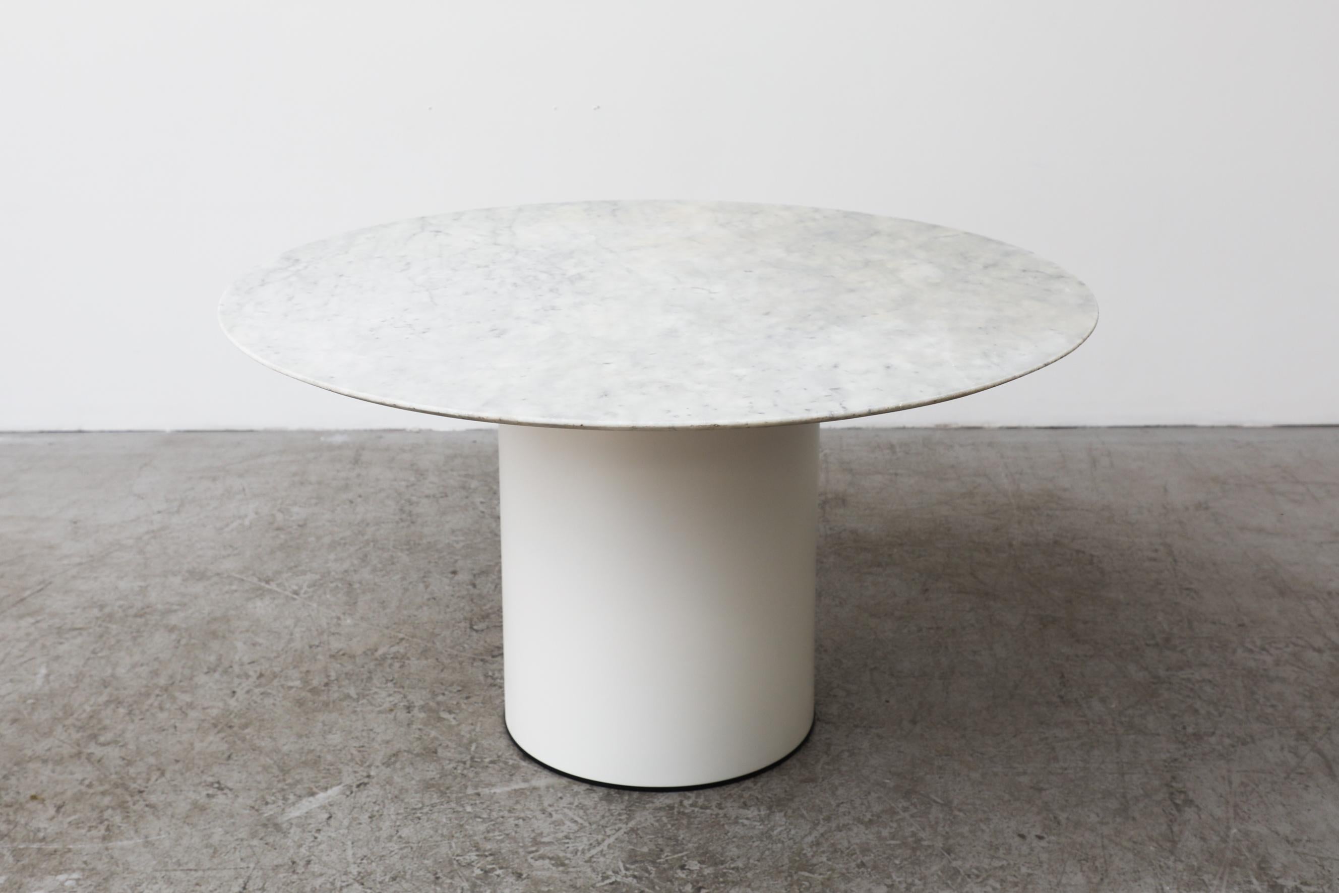 Mid-Century Modern Metaform Round Carrara Marble Table with White Enameled Metal Pedestal Base For Sale