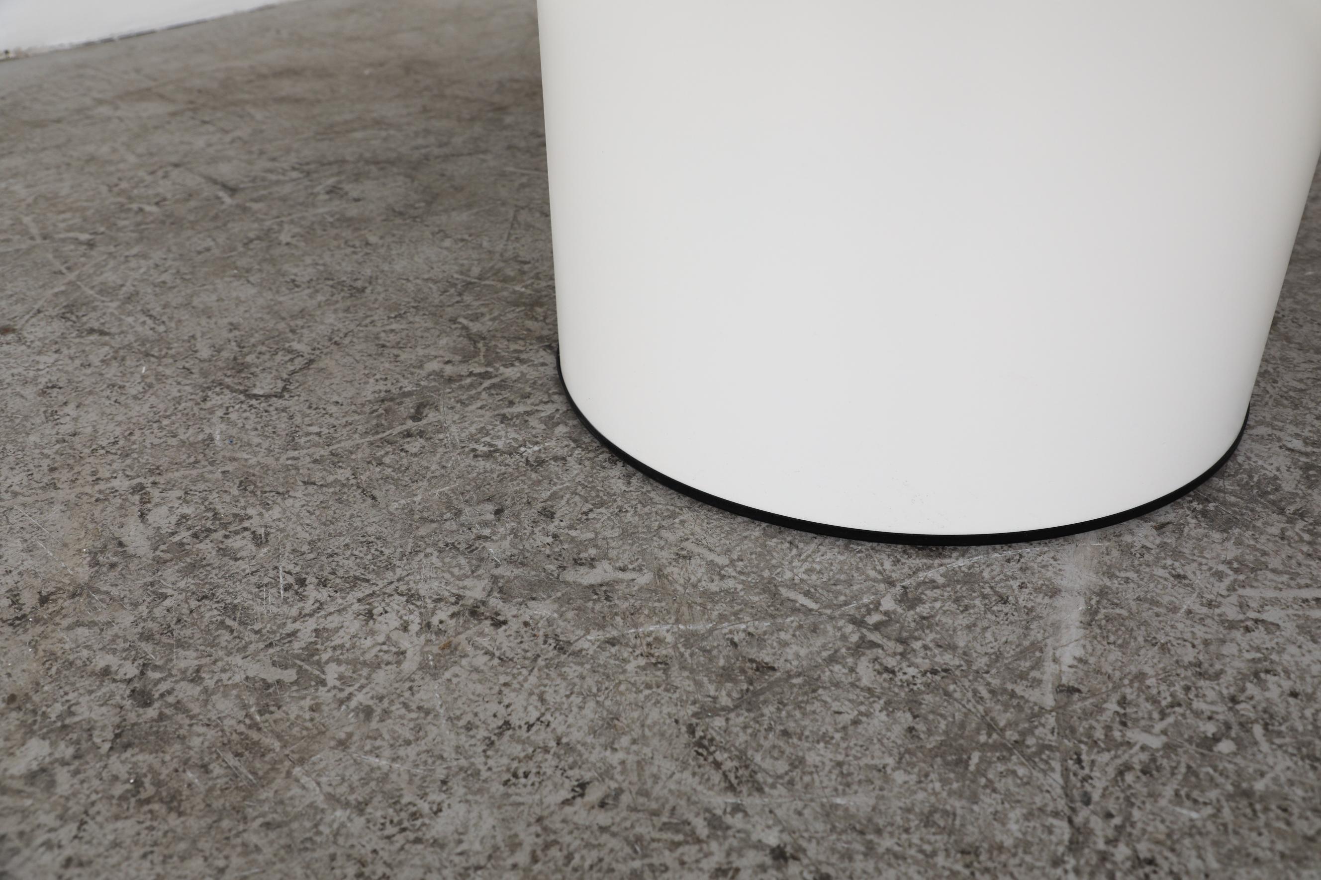 Metaform Round Carrara Marble Table with White Enameled Metal Pedestal Base For Sale 2
