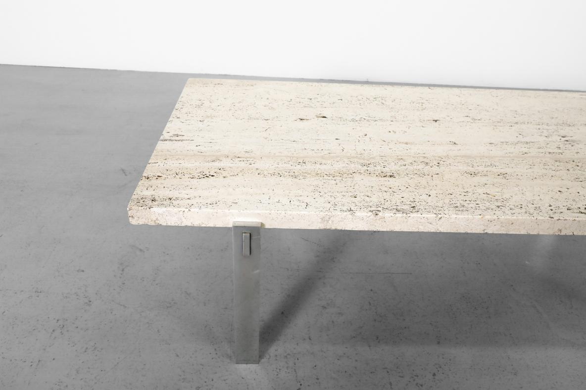 Table basse d'inspiration Metaform avec cadre chromé et plateau épais en travertin en vente 3