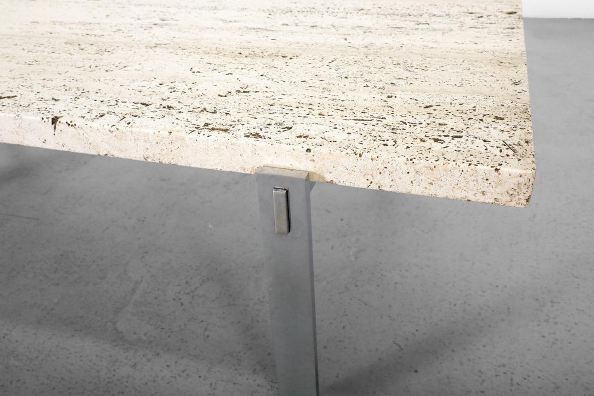 Table basse d'inspiration Metaform avec cadre chromé et plateau épais en travertin en vente 6