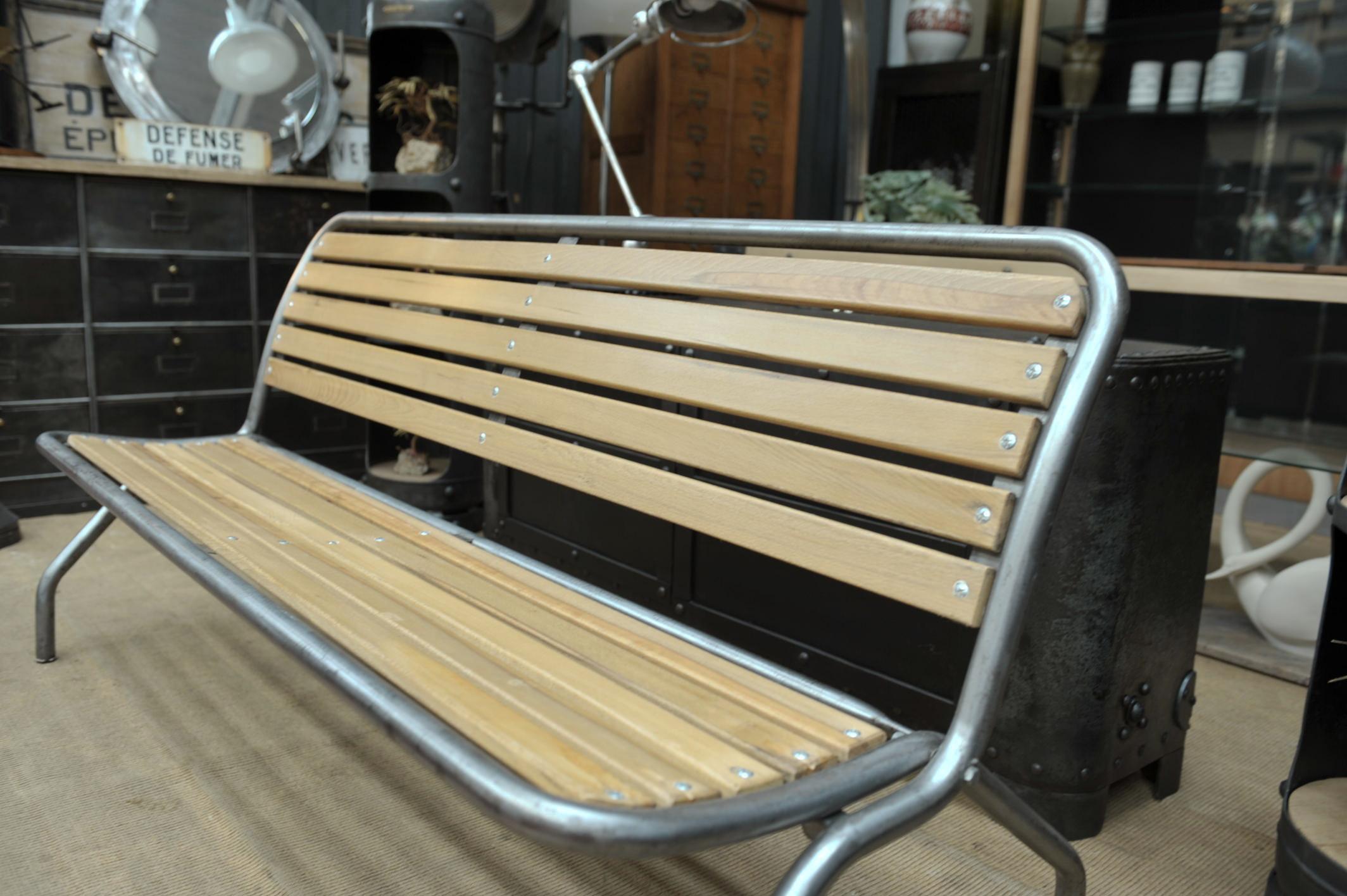 Metal and Beechwood Folding Bench, circa 1950 In Good Condition For Sale In Roubaix, FR