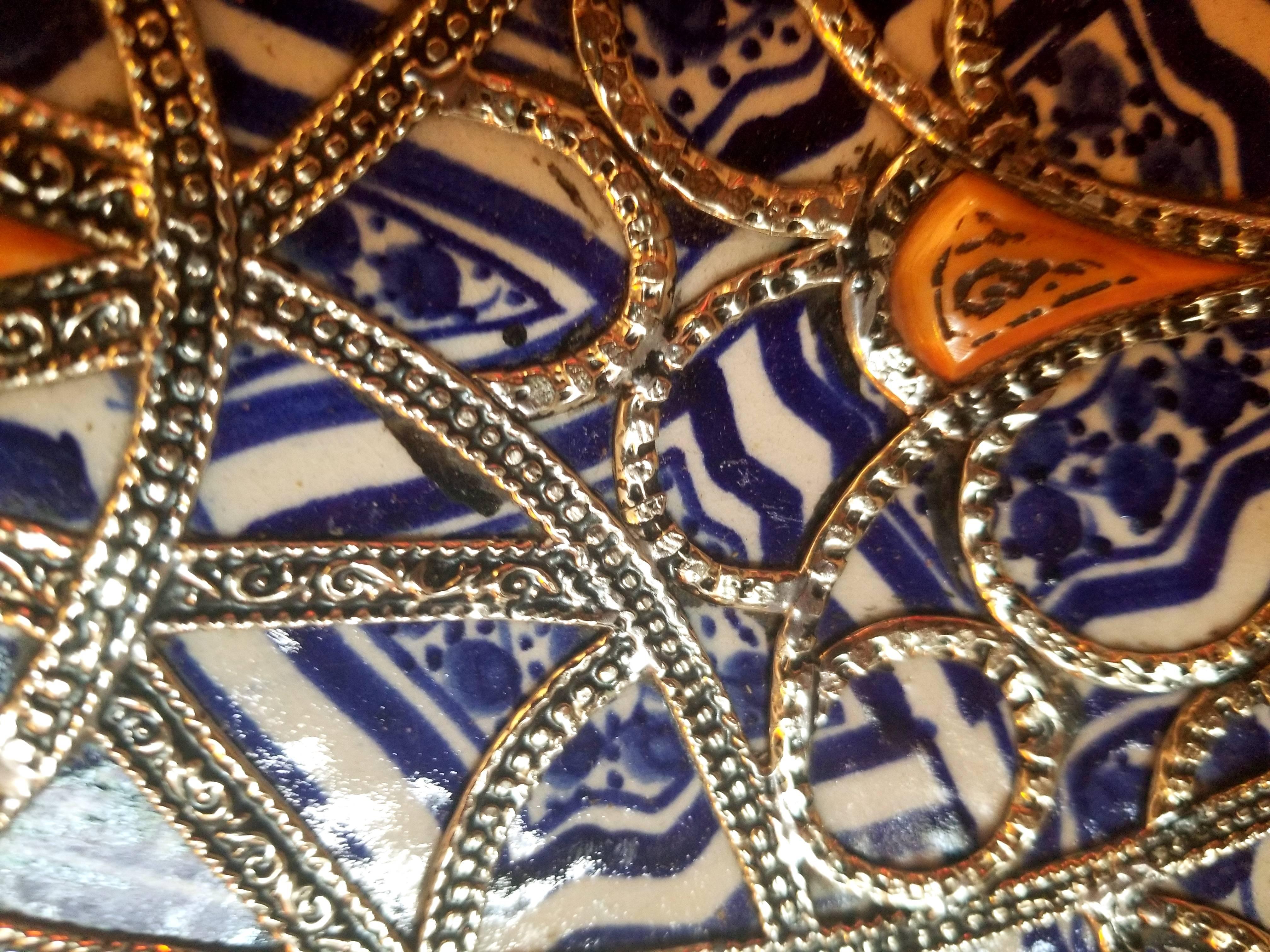 Metal and Camel Bone Inlaid Moroccan Hand-Painted Plate - Blue / White For Sale 2