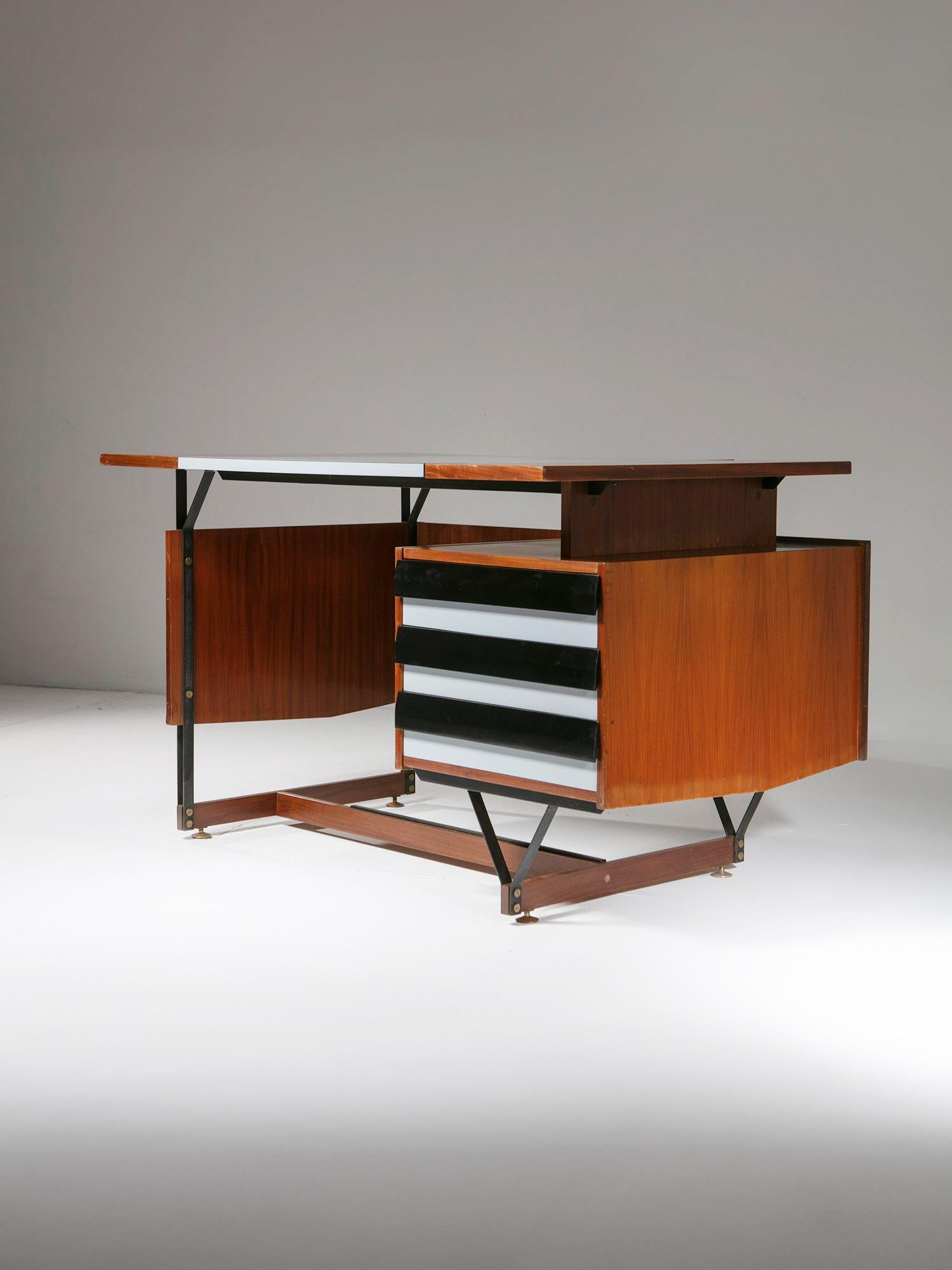 Schreibtisch aus Metall und Formica von Enzo Strada für F.lli Tenani, Italien, 1960er Jahre (Italienisch) im Angebot