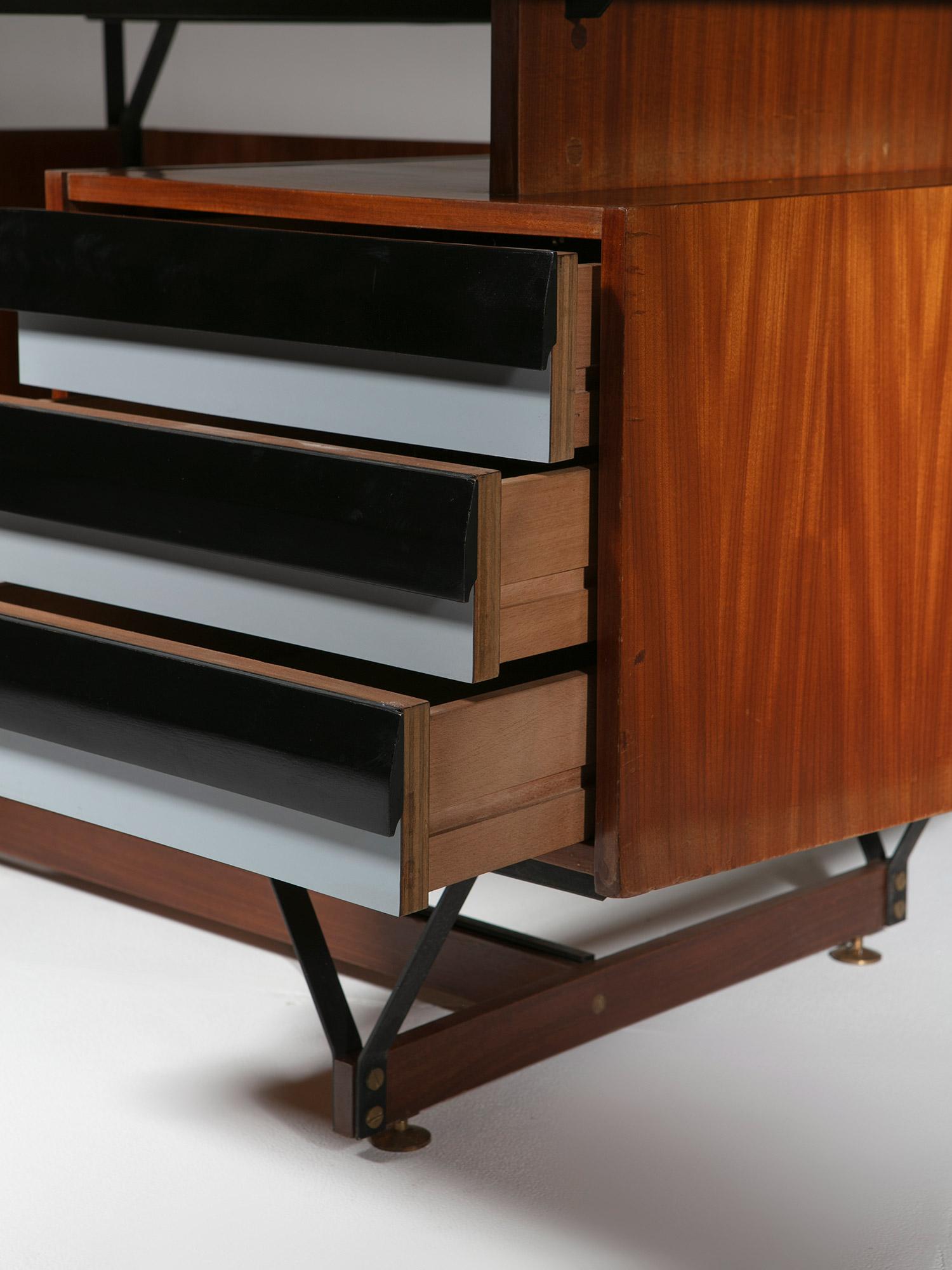 Schreibtisch aus Metall und Formica von Enzo Strada für F.lli Tenani, Italien, 1960er Jahre im Angebot 2