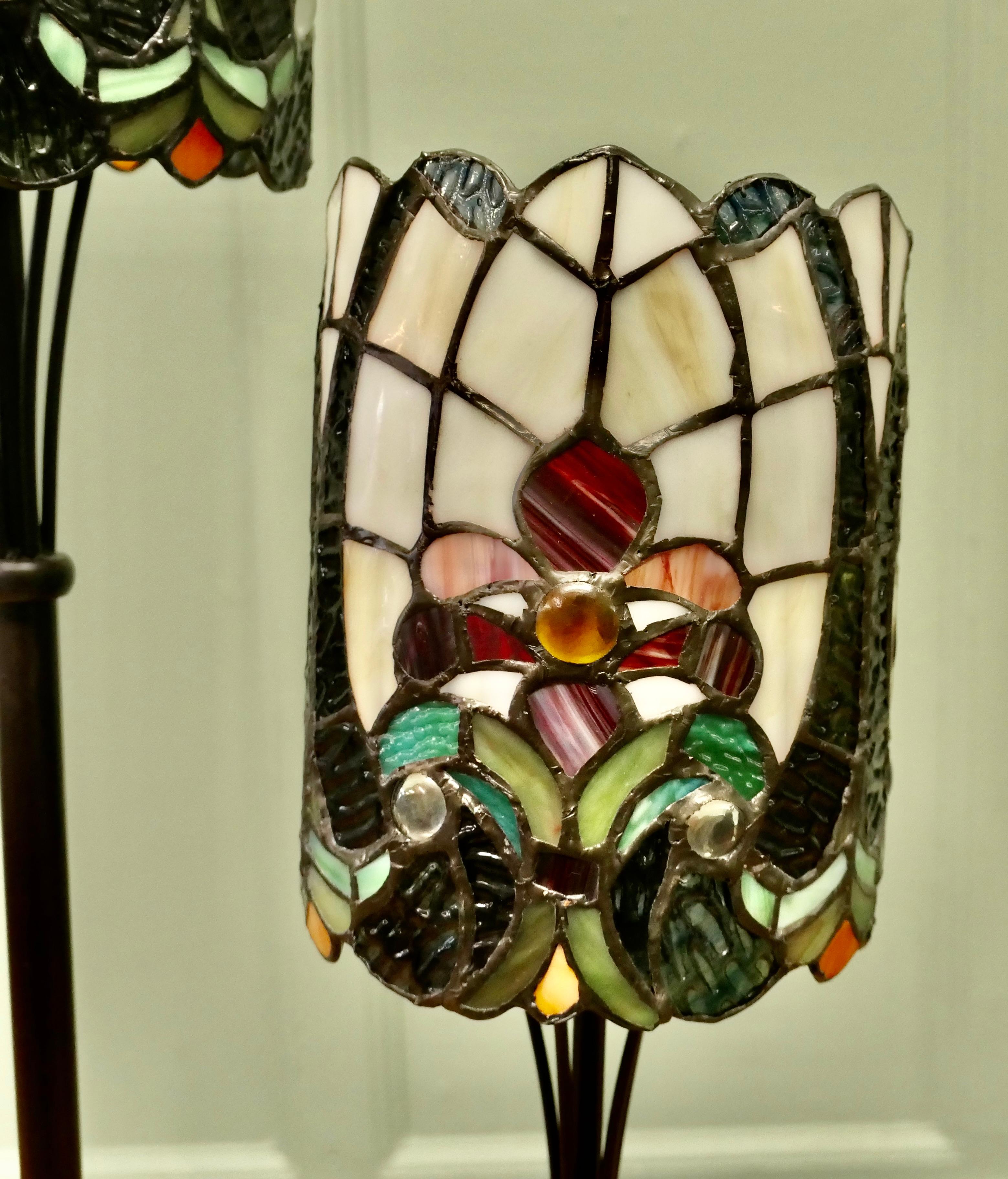 Lámpara Gemela de Metal y Cristal Estilo Tiffany en venta 2