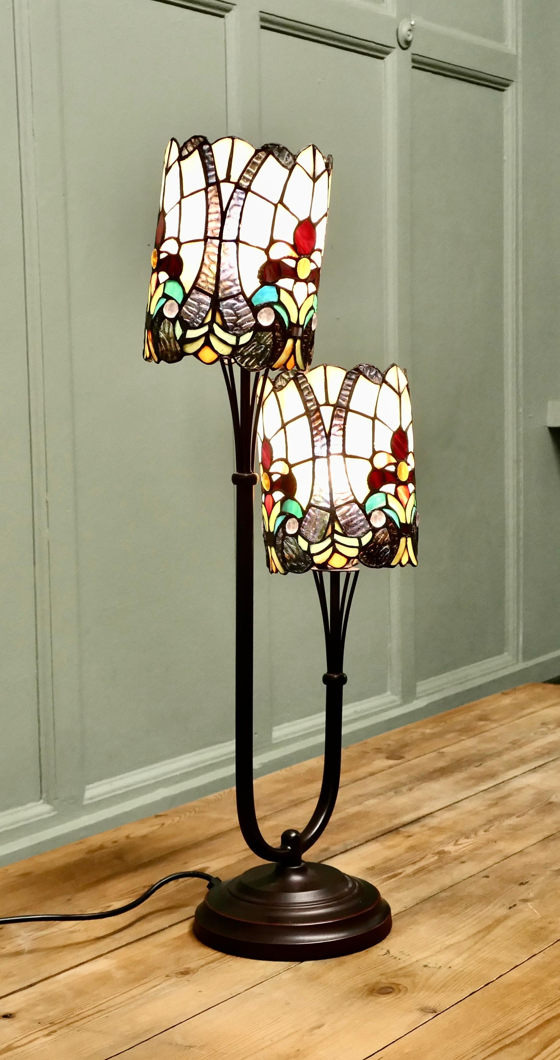 Lámpara Gemela de Metal y Cristal Estilo Tiffany en venta 3