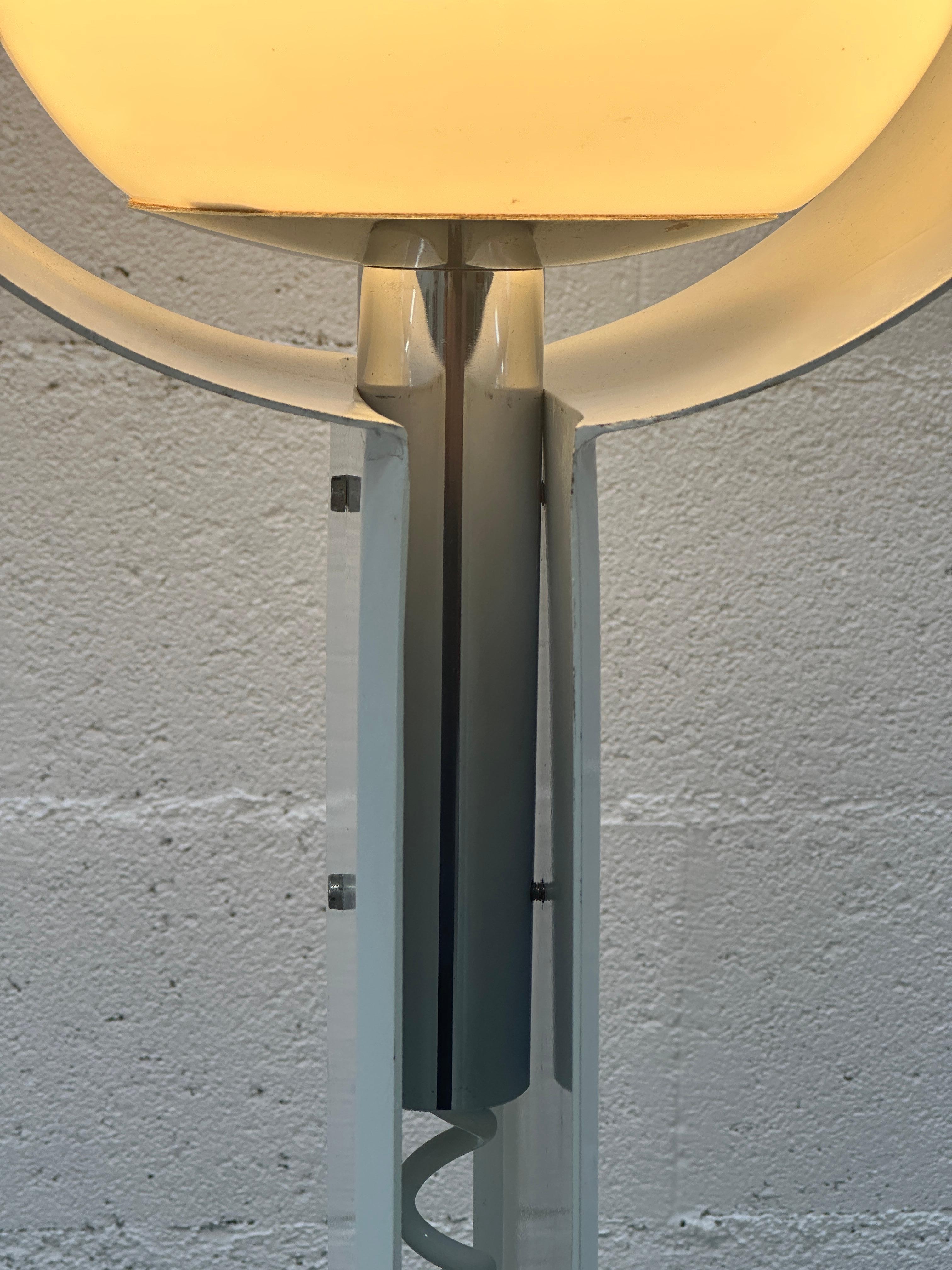 Stehlampe aus Metall und Marmor aus Italien CIRCA 1960 Produziert in sehr wenigen Exemplaren. im Angebot 4