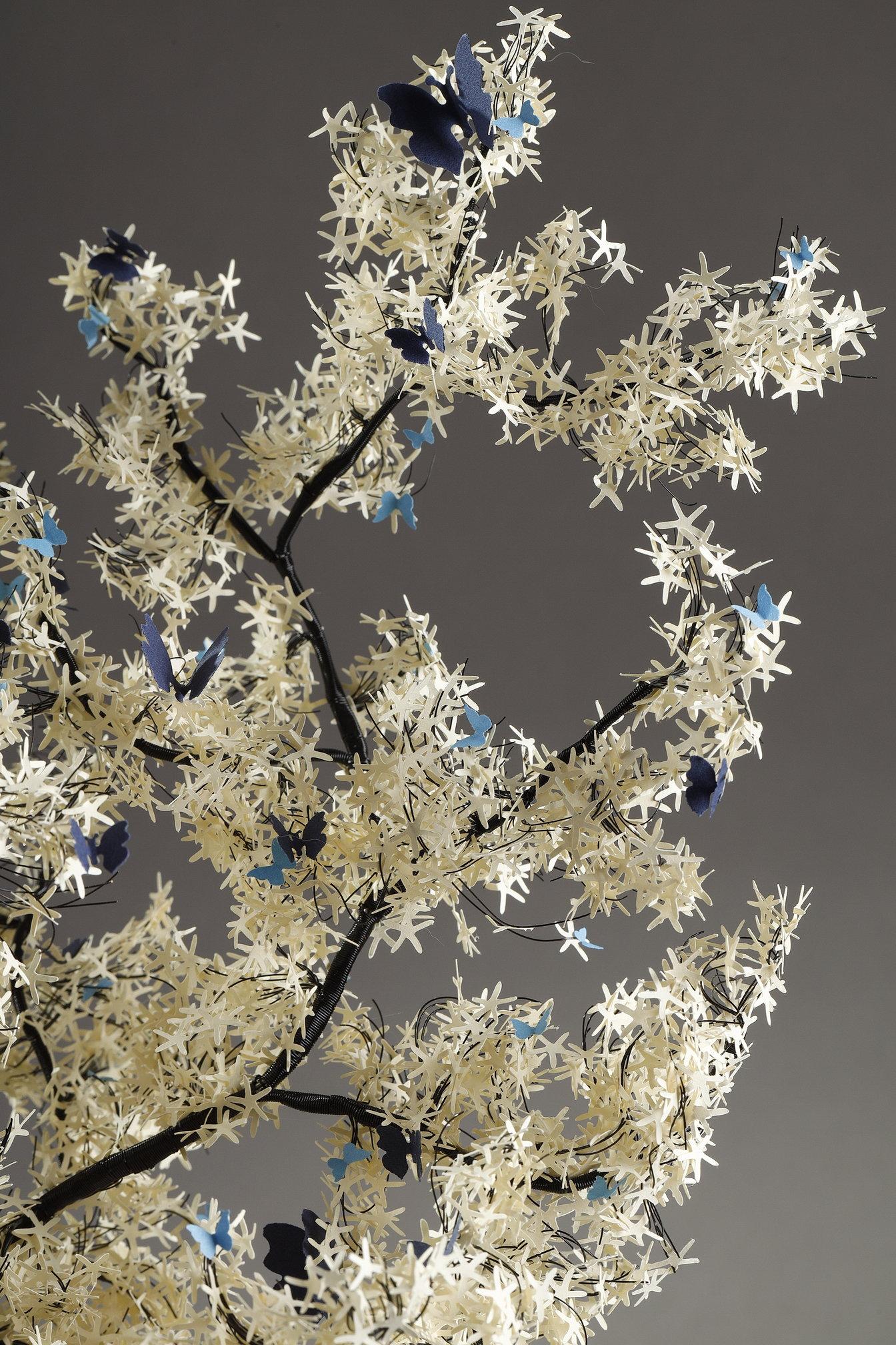 Création libanaise de l'artiste Nayla Tabet, L'arbre papillon en vente 7