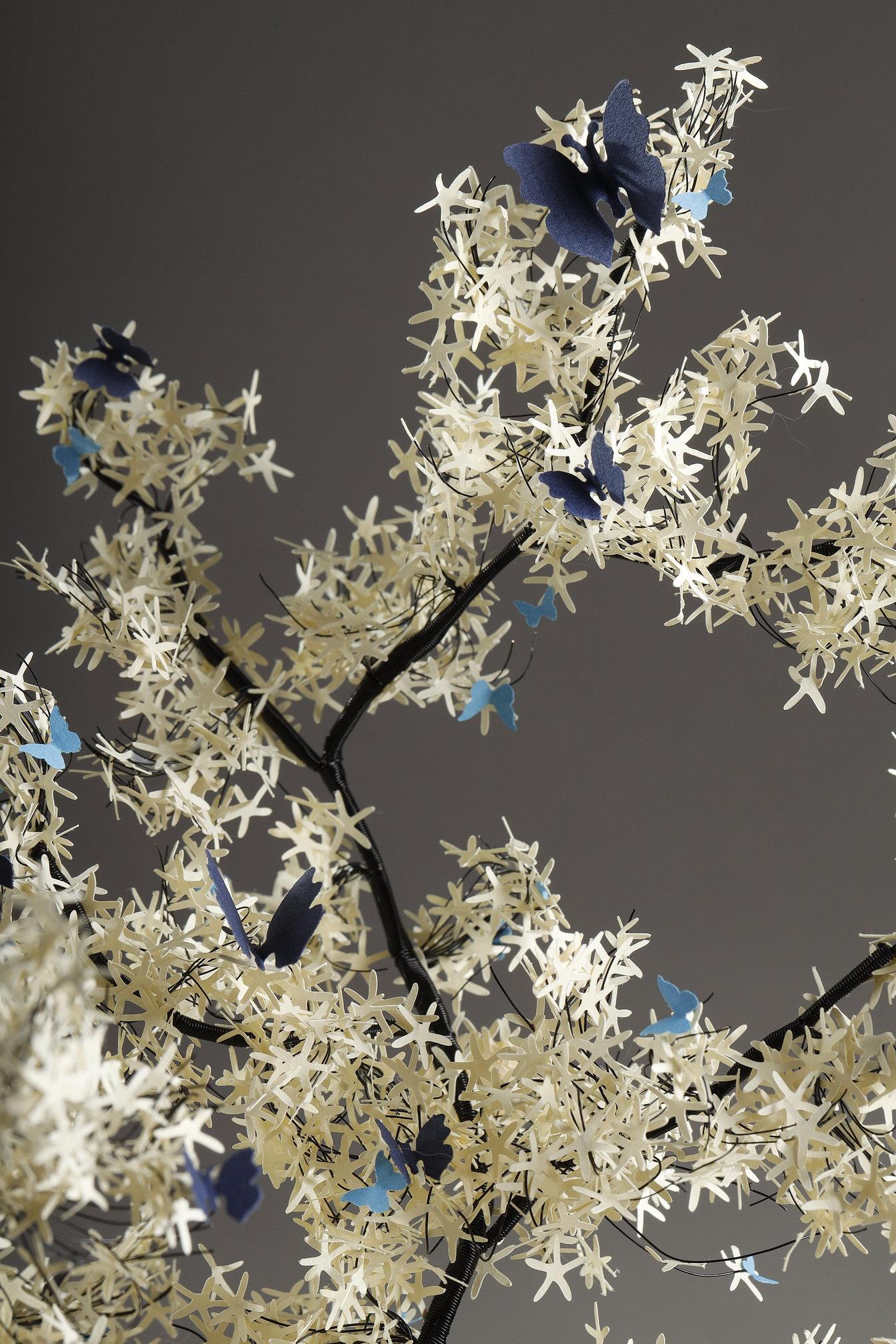 Création libanaise de l'artiste Nayla Tabet, L'arbre papillon en vente 14