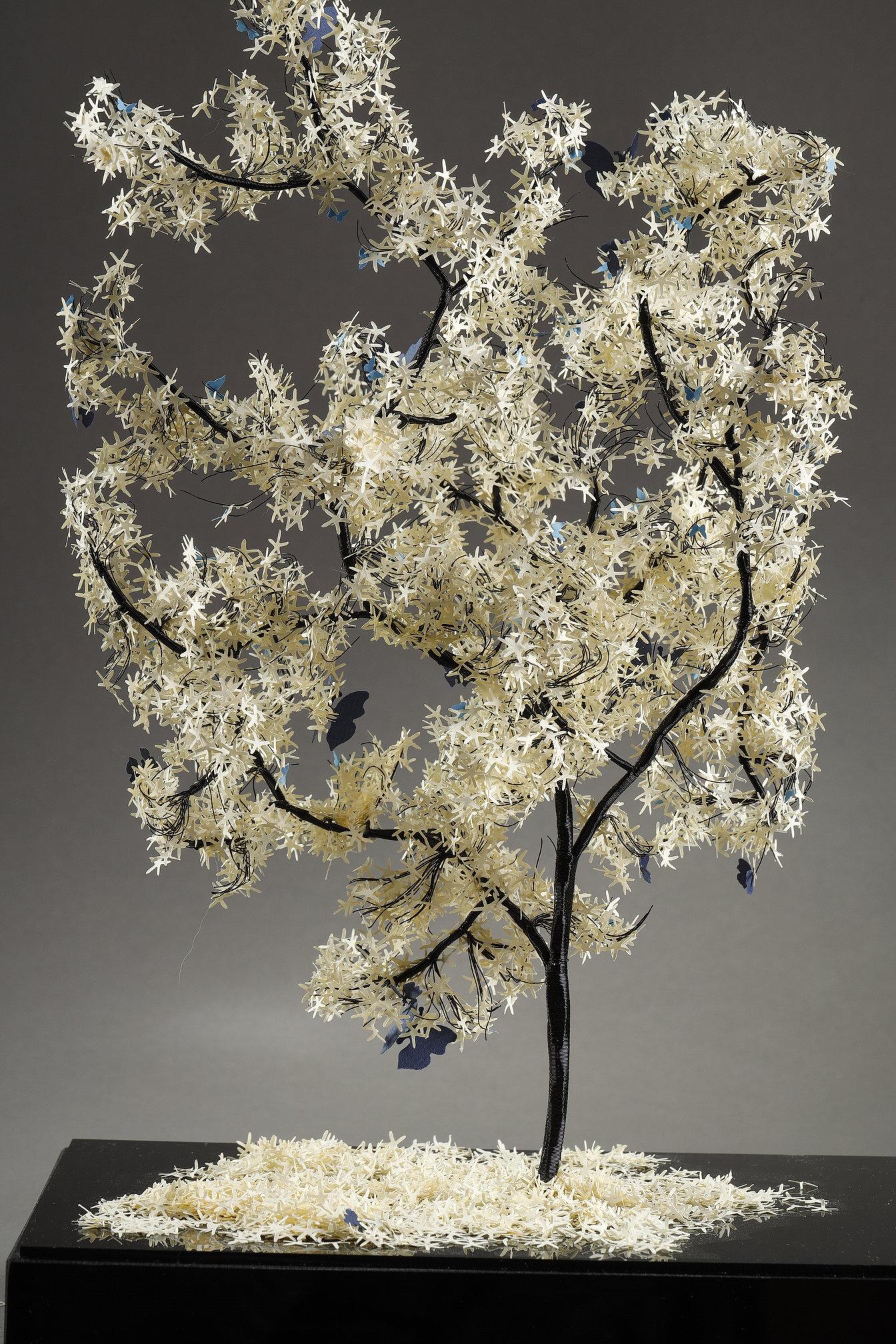 XXIe siècle et contemporain Création libanaise de l'artiste Nayla Tabet, L'arbre papillon en vente