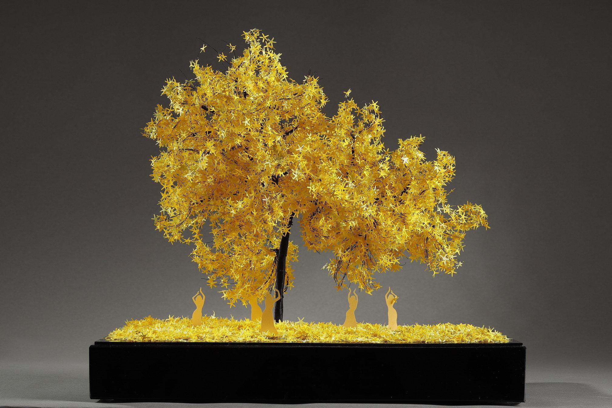 Metal and paper creation by Lebanese artist Nayla Tabet, Yellow Tree In Excellent Condition For Sale In Paris, FR