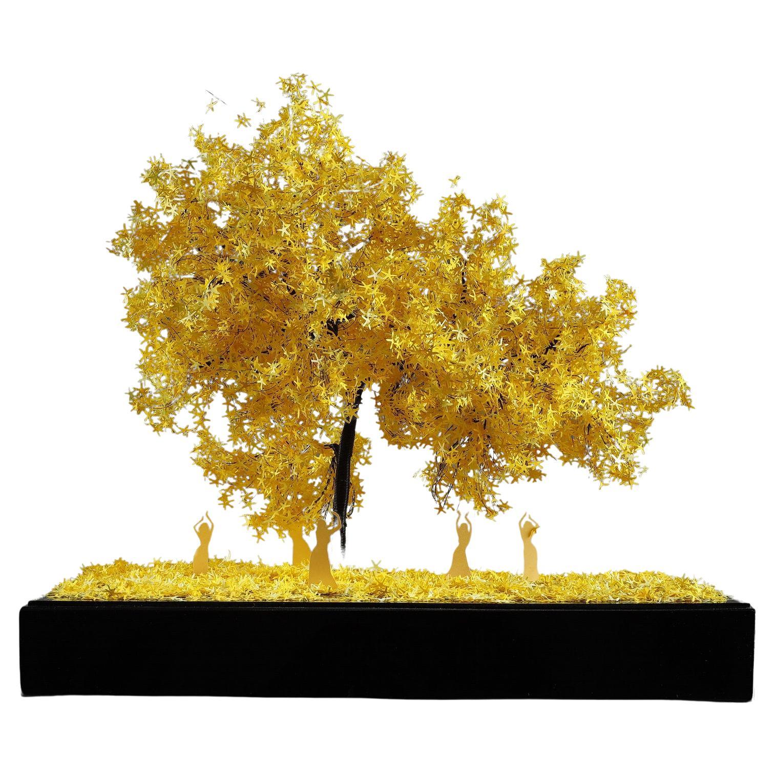 Creación en metal y papel de la artista libanesa Nayla Tabet, Árbol Amarillo