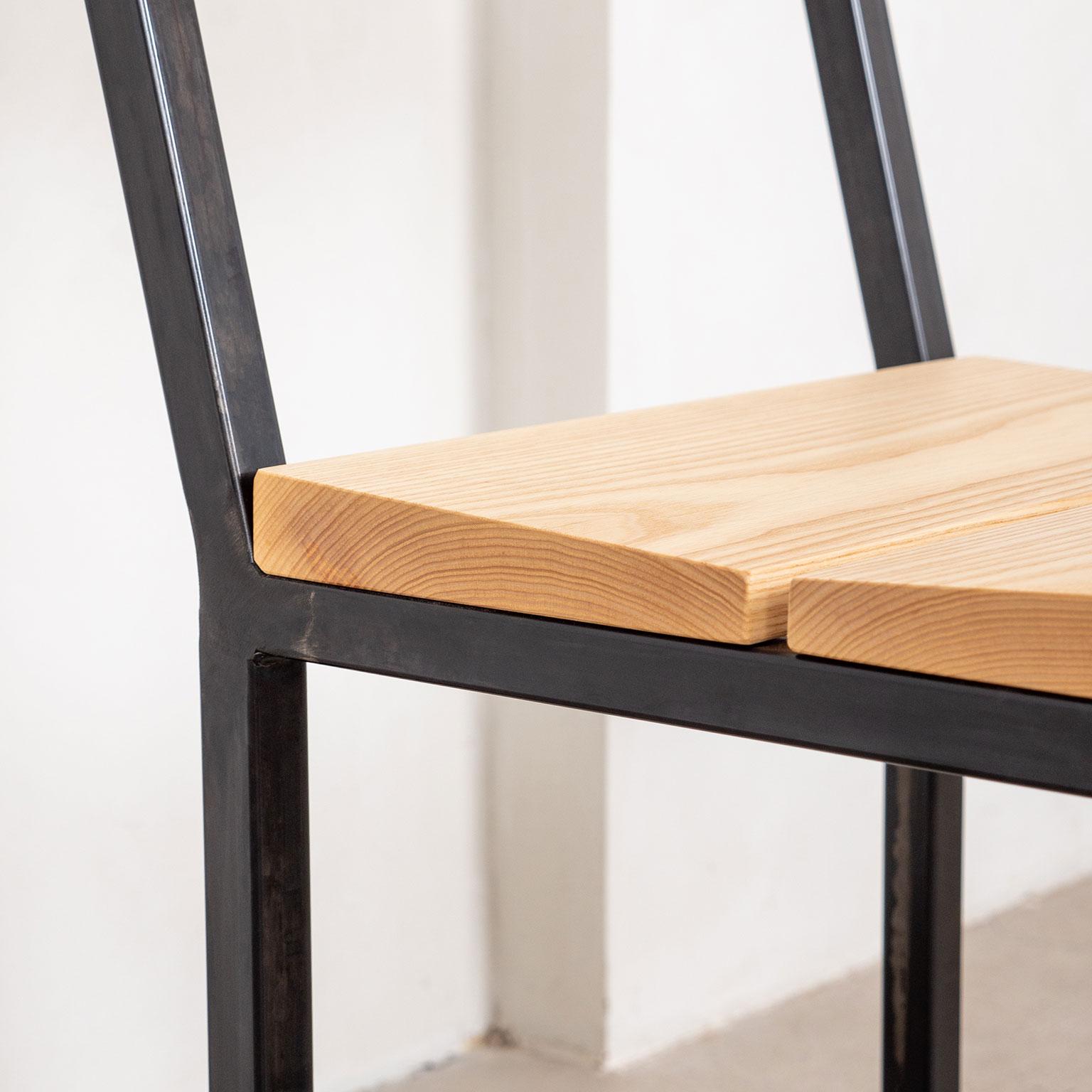 Moderner Stuhl „Vista“ aus Metall und Massivholz im Zustand „Neu“ im Angebot in Vancouver, B.C.