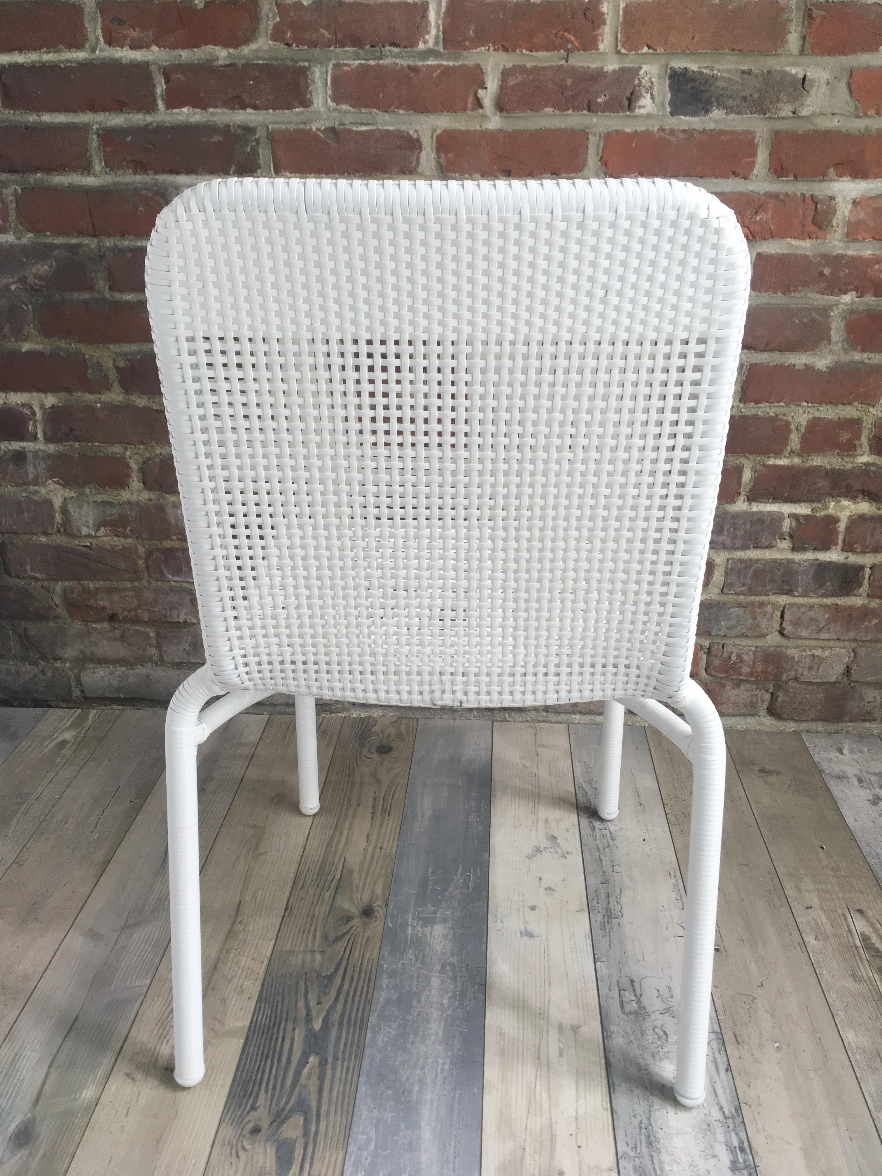 Metall und weißes Harzgeflecht Outdoor-Stuhl im Angebot 6